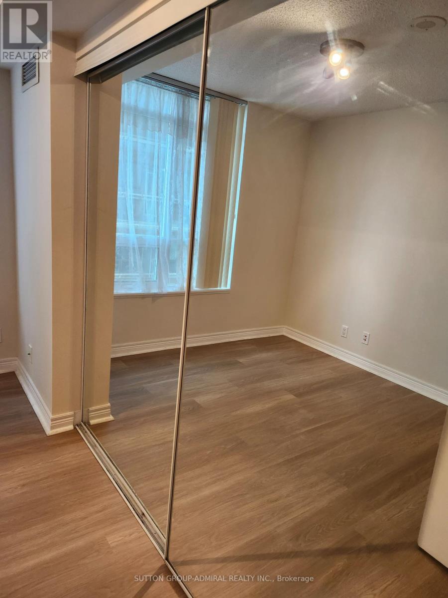 501 - 212 Eglinton Avenue E, Toronto, Ontario  M4P 0A3 - Photo 9 - C12459494
