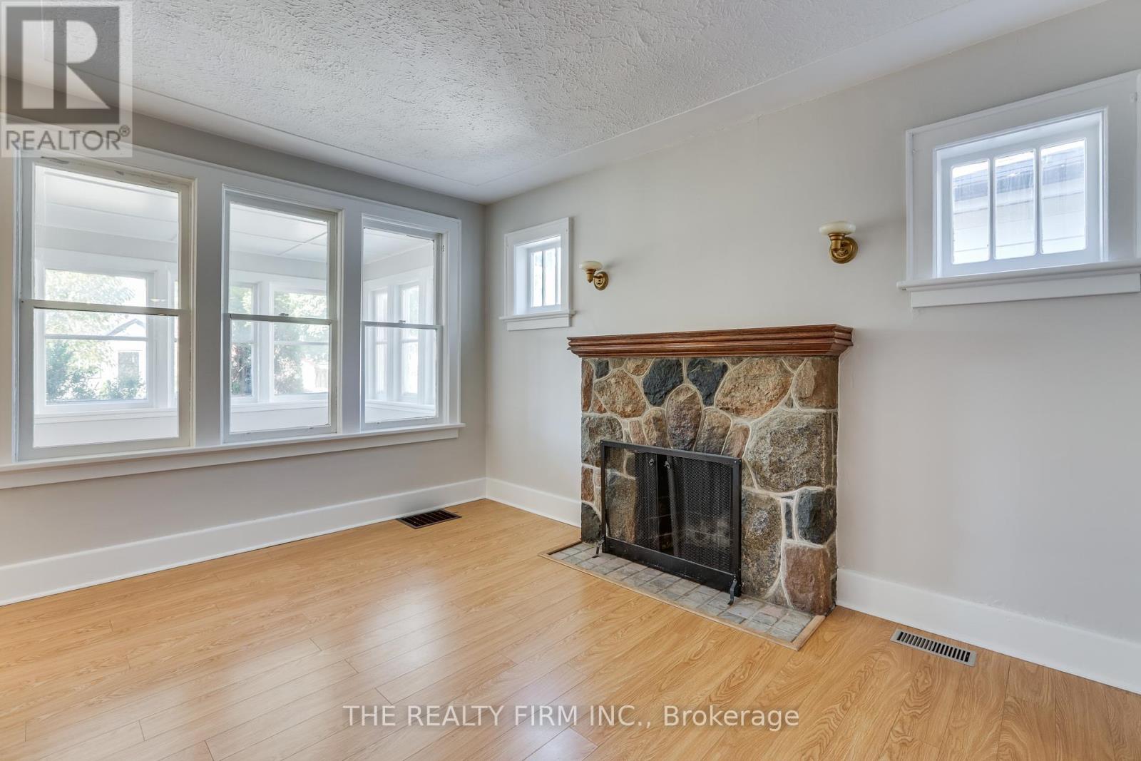12 Linwood Street, London East (East C), Ontario  N5Y 1W2 - Photo 6 - X12461076