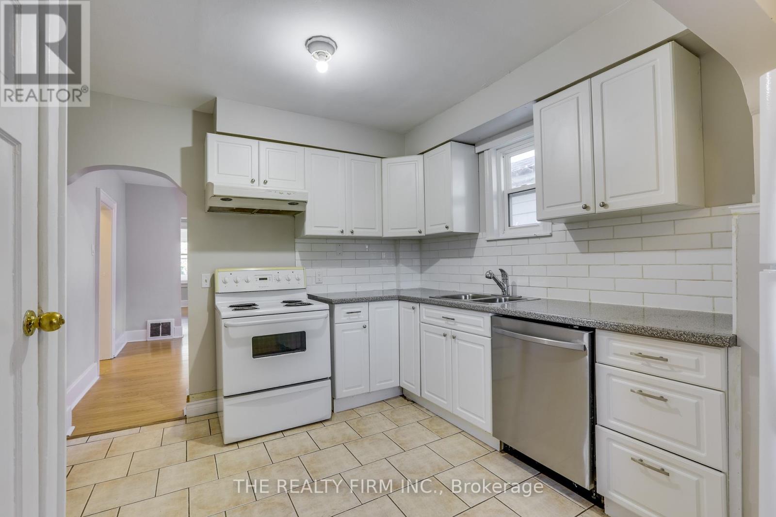 12 Linwood Street, London East (East C), Ontario  N5Y 1W2 - Photo 7 - X12461076