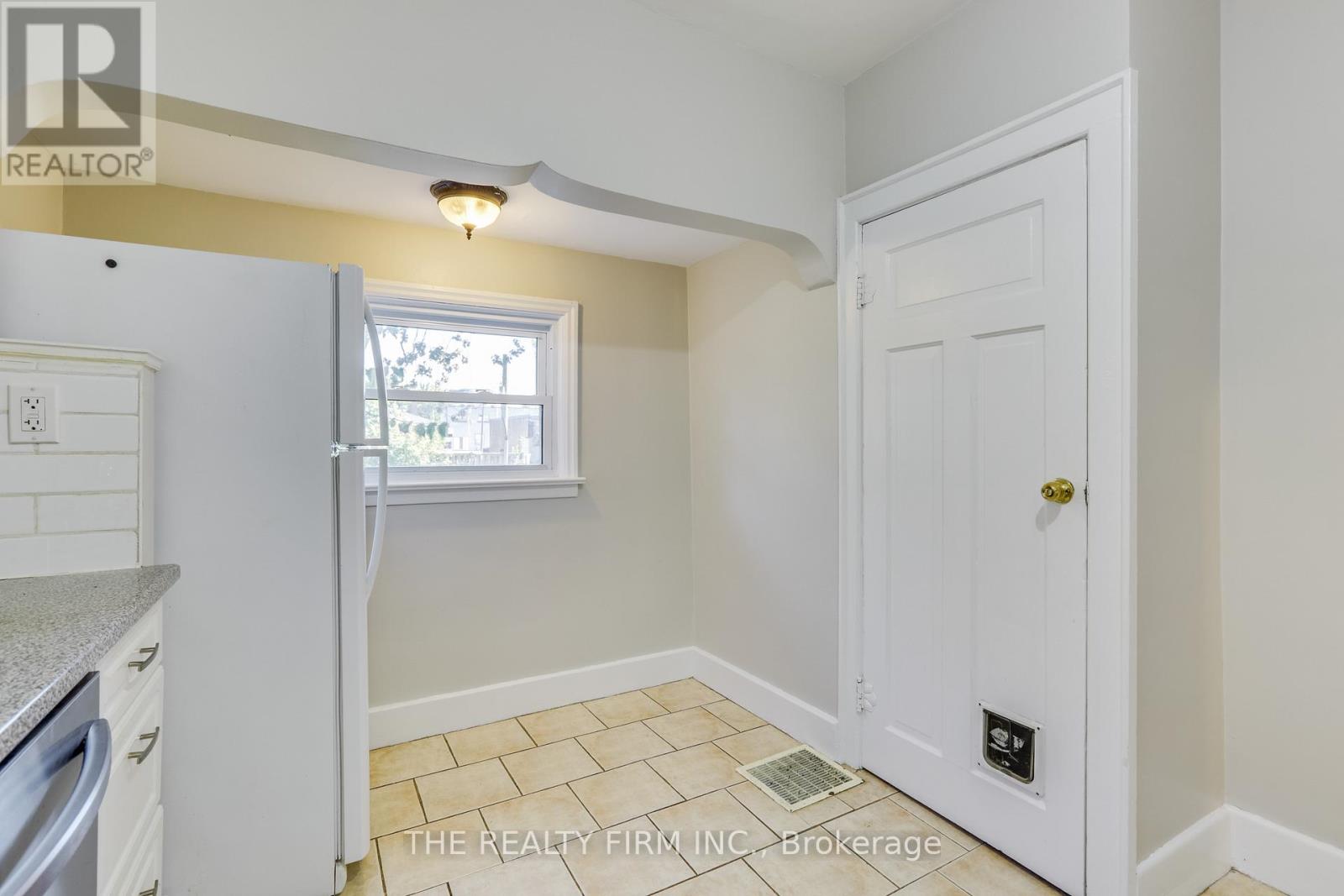 12 Linwood Street, London East (East C), Ontario  N5Y 1W2 - Photo 8 - X12461076