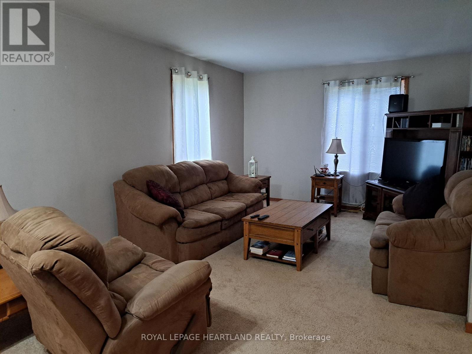 27524 New Ontario Road, North Middlesex, Ontario  N0M 2K0 - Photo 13 - X12461081