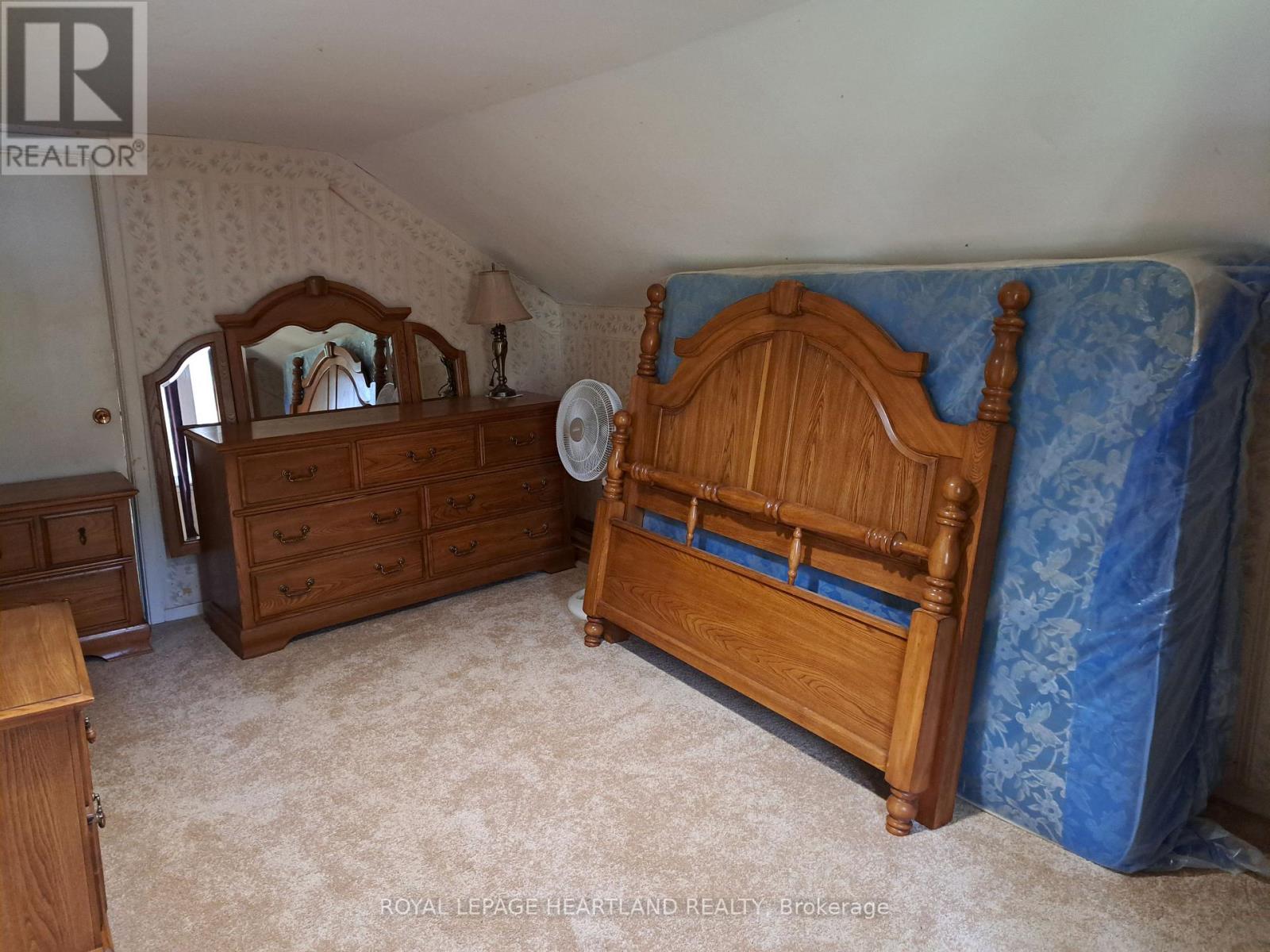 27524 New Ontario Road, North Middlesex, Ontario  N0M 2K0 - Photo 14 - X12461081