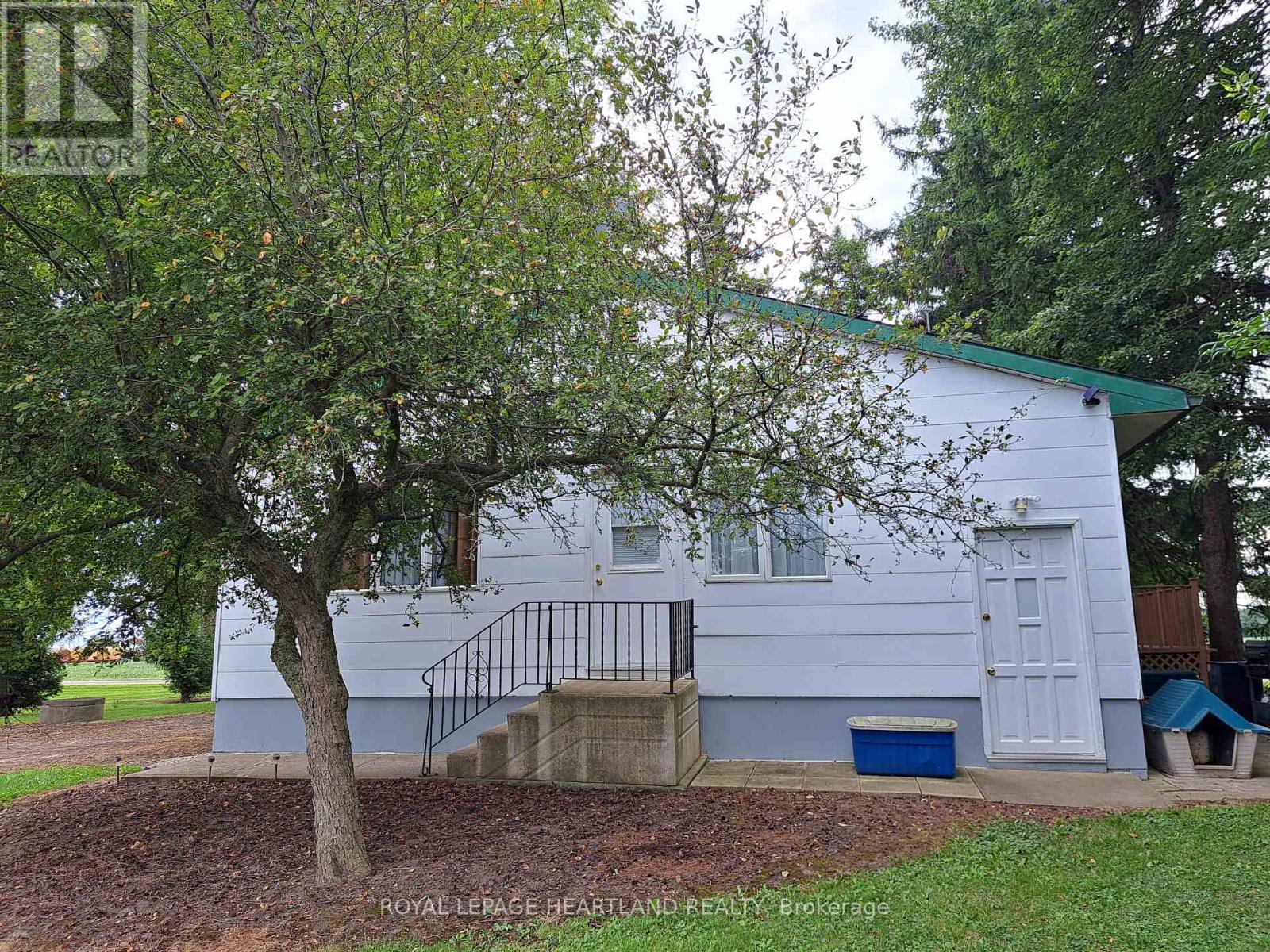27524 New Ontario Road, North Middlesex, Ontario  N0M 2K0 - Photo 21 - X12461081