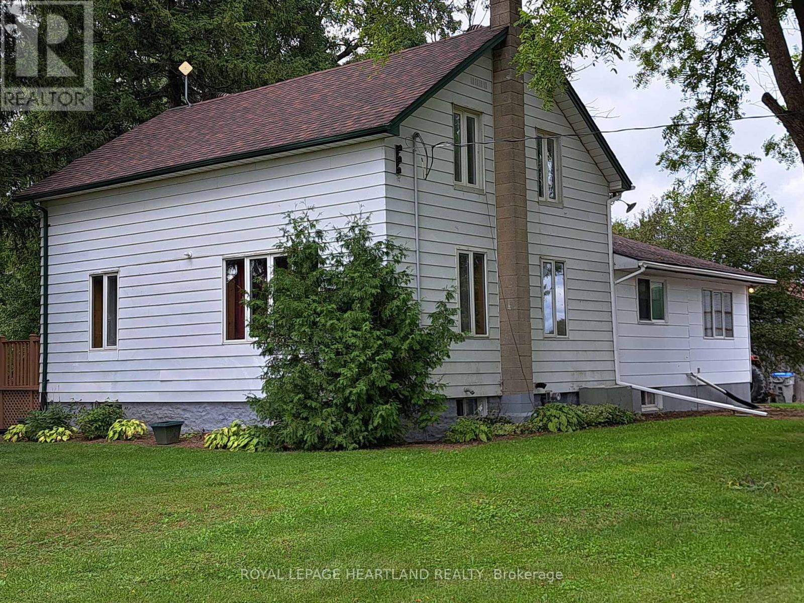 27524 New Ontario Road, North Middlesex, Ontario  N0M 2K0 - Photo 3 - X12461081