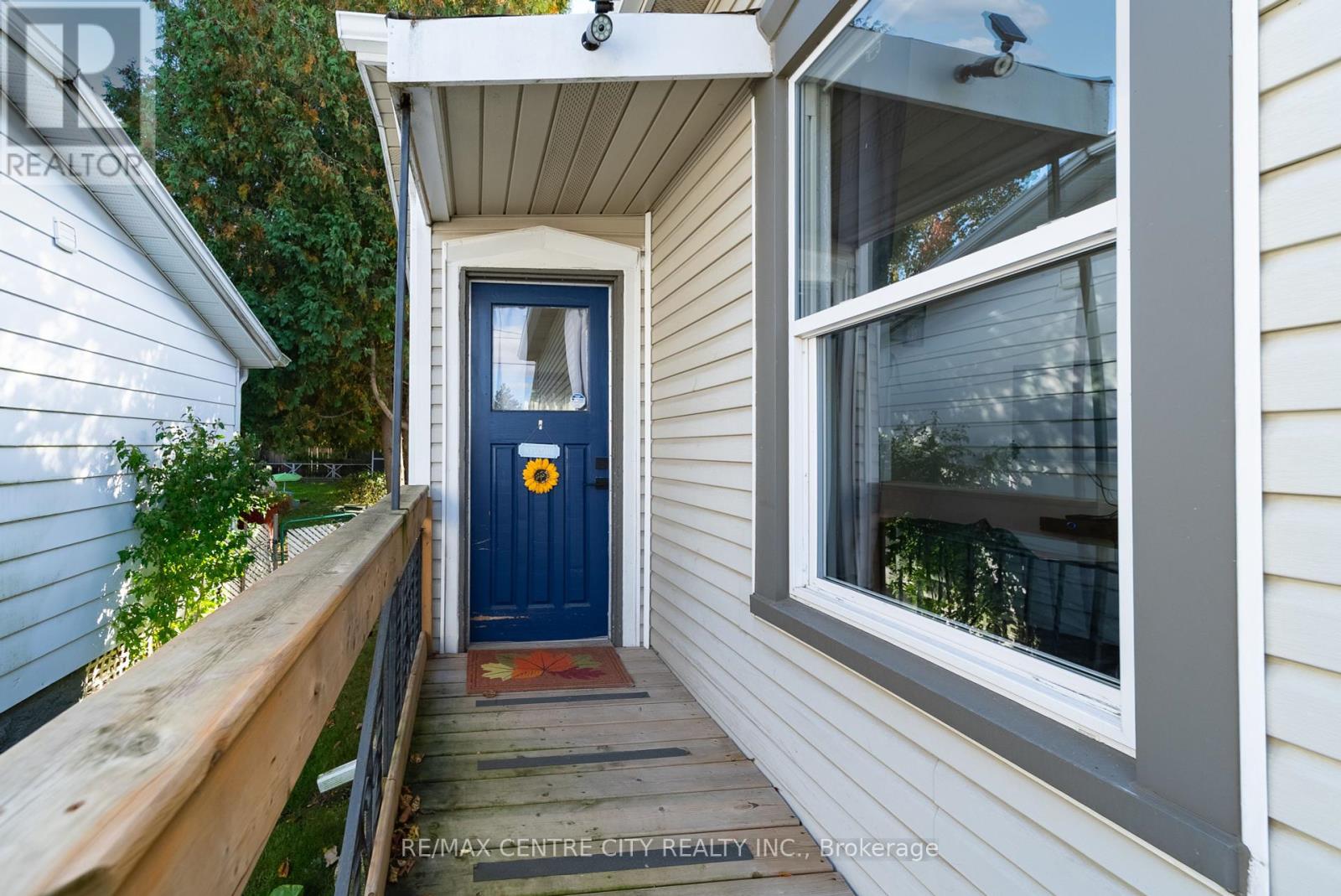 174 Centre Street, St. Thomas, Ontario  N5R 3A4 - Photo 25 - X12461207