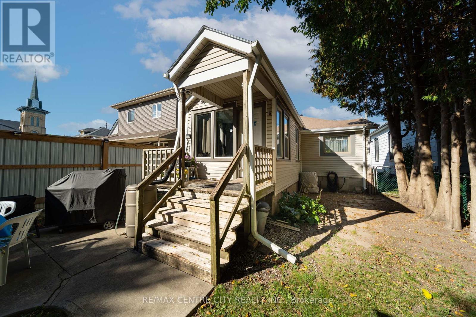 174 Centre Street, St. Thomas, Ontario  N5R 3A4 - Photo 26 - X12461207