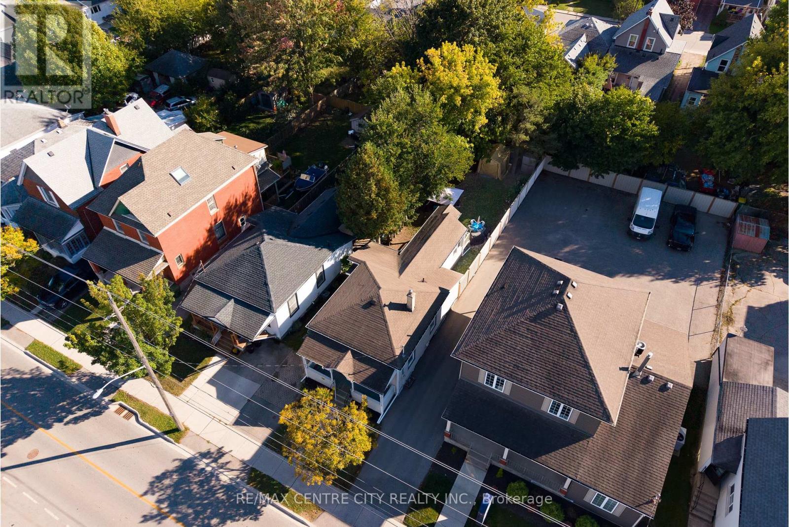 174 Centre Street, St. Thomas, Ontario  N5R 3A4 - Photo 31 - X12461207