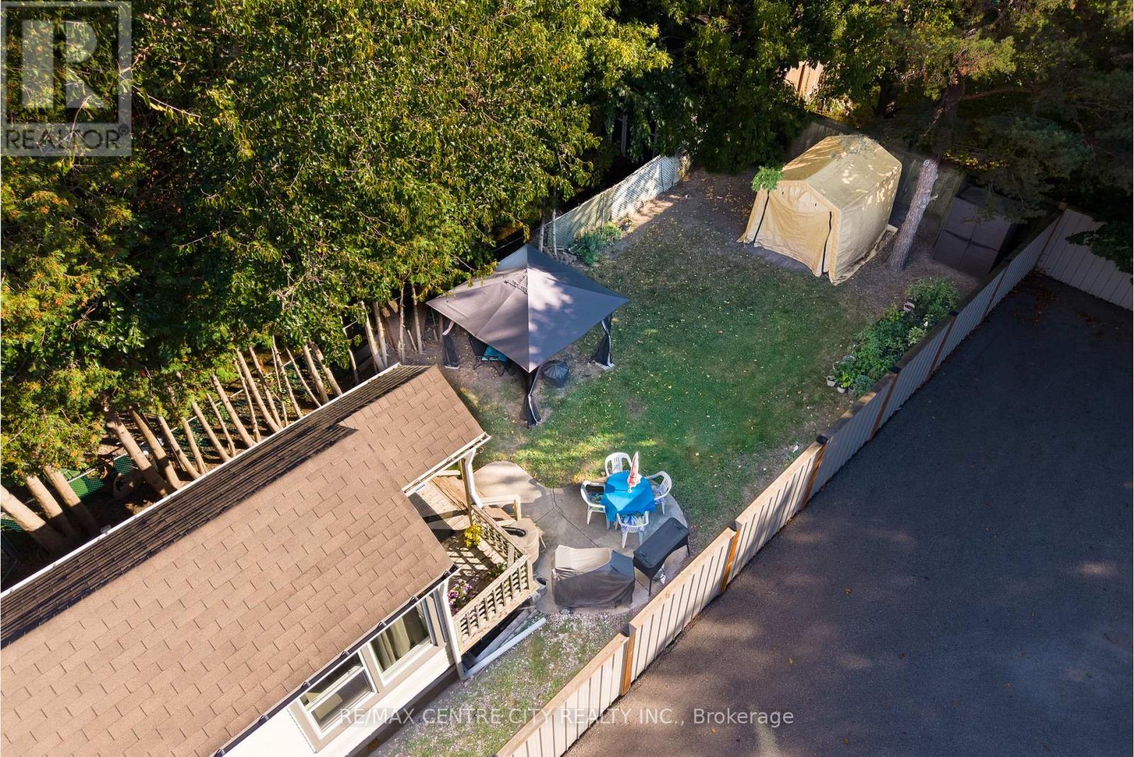 174 Centre Street, St. Thomas, Ontario  N5R 3A4 - Photo 32 - X12461207