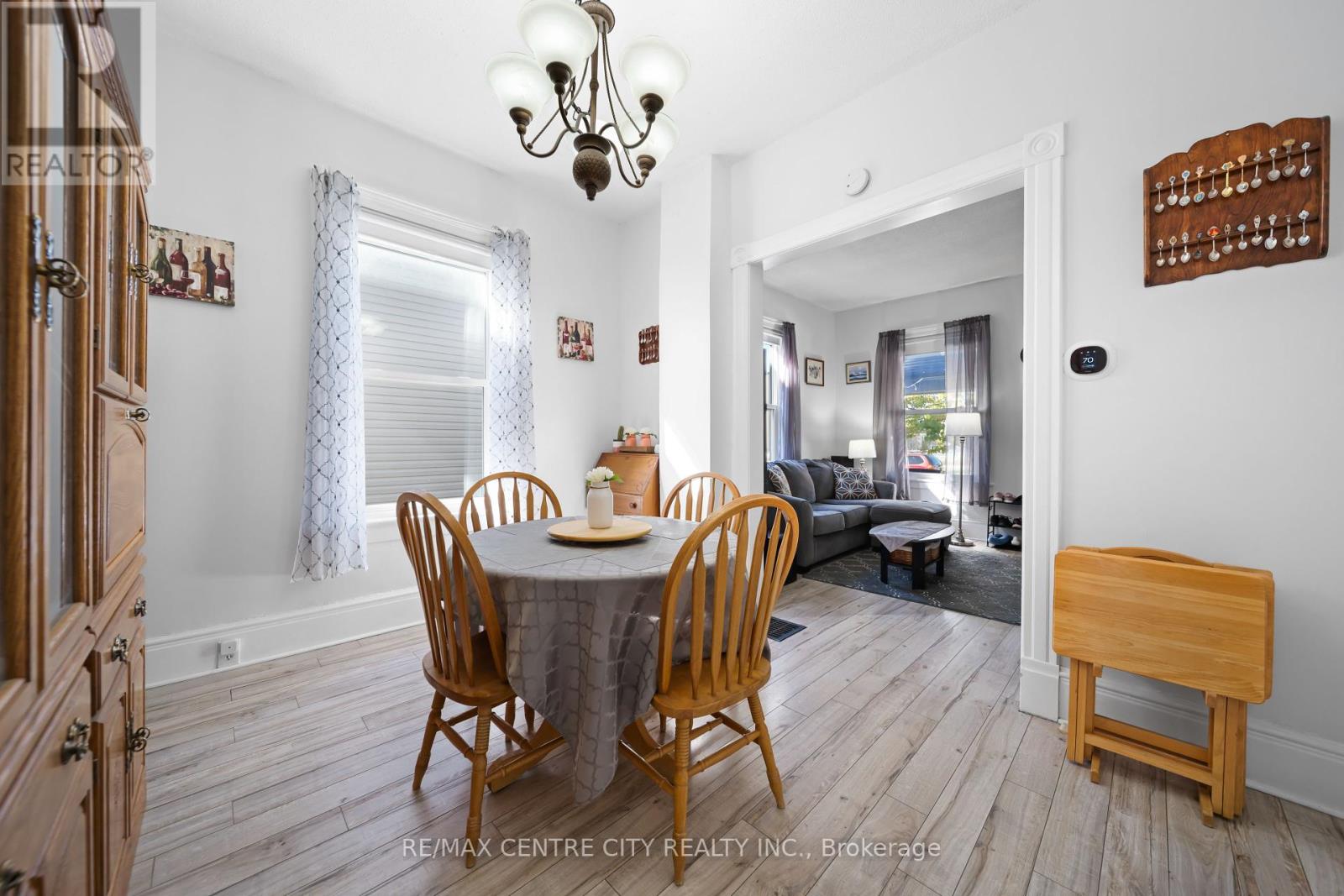 174 Centre Street, St. Thomas, Ontario  N5R 3A4 - Photo 6 - X12461207