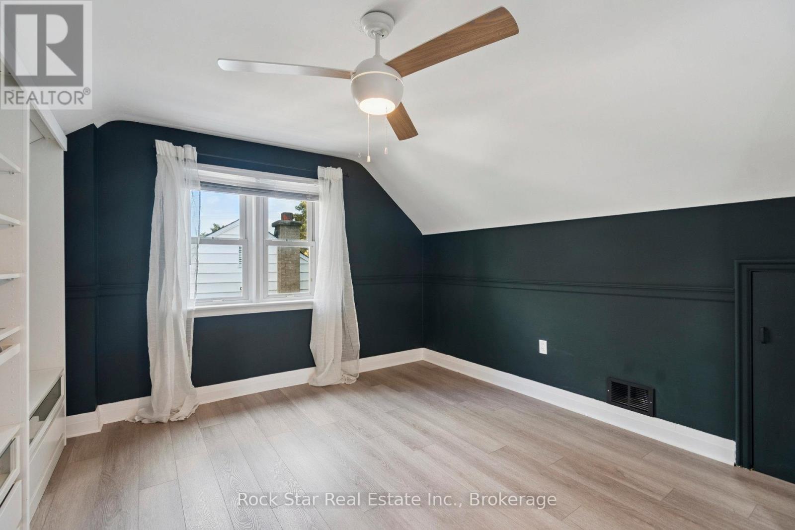 211 Rosedale Avenue, Hamilton, Ontario  L8K 4N6 - Photo 23 - X12461052
