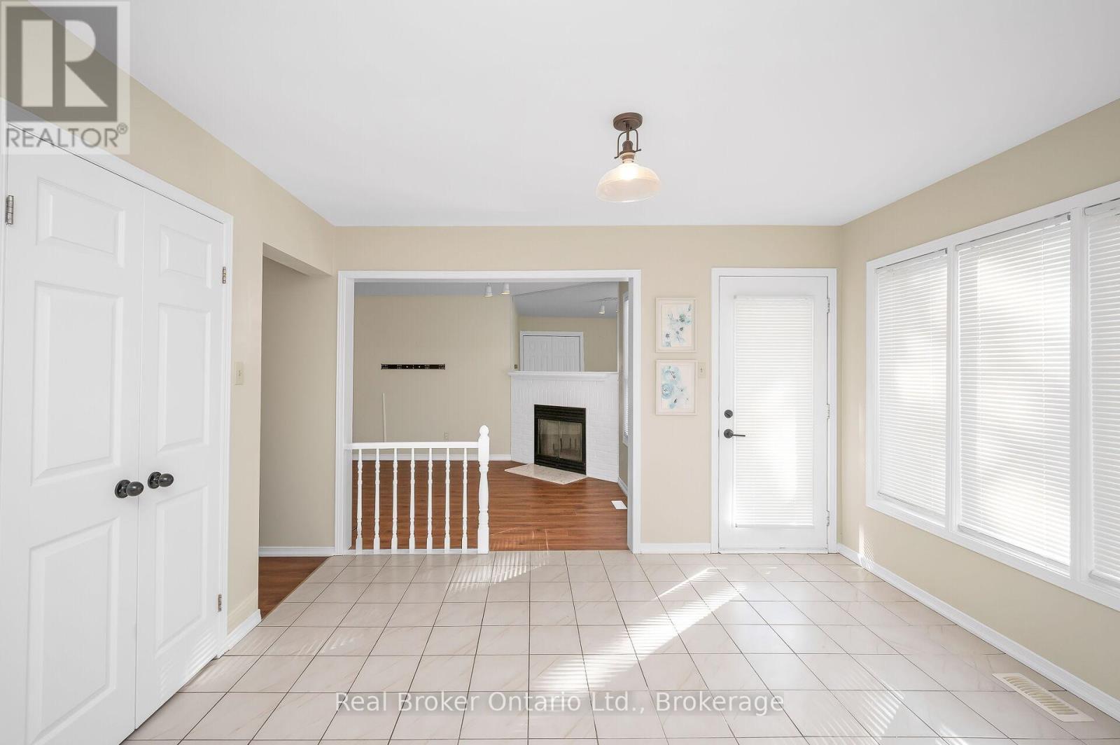 10 Avonbridge Court, Hamilton, Ontario  L8W 3G1 - Photo 13 - X12461131