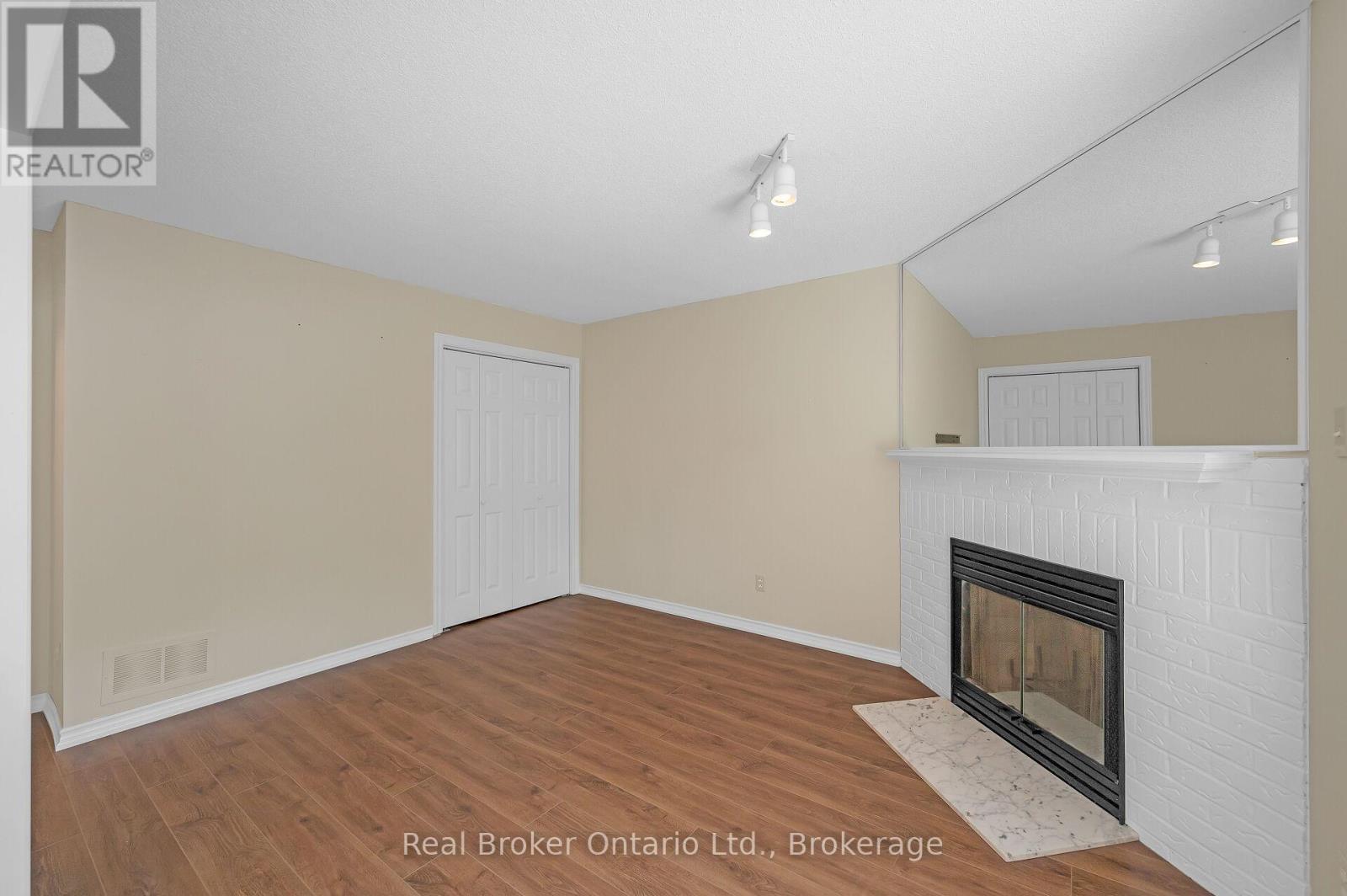 10 Avonbridge Court, Hamilton, Ontario  L8W 3G1 - Photo 15 - X12461131