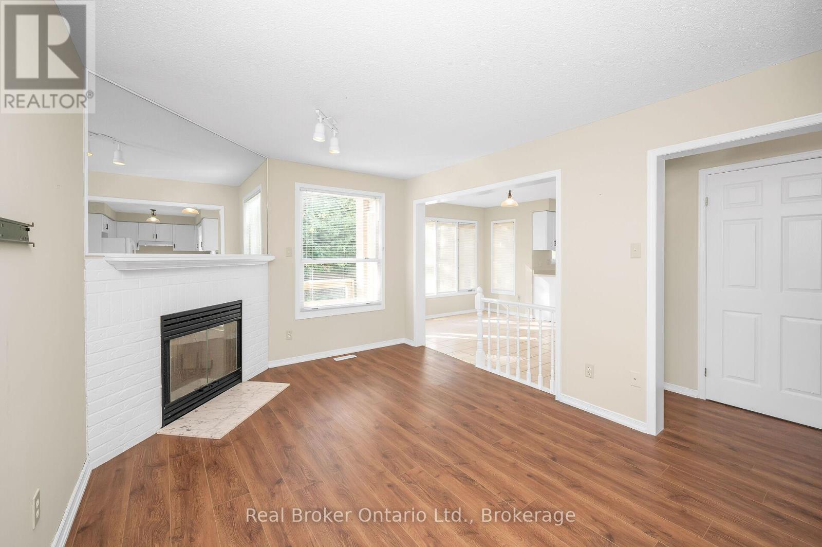 10 Avonbridge Court, Hamilton, Ontario  L8W 3G1 - Photo 16 - X12461131