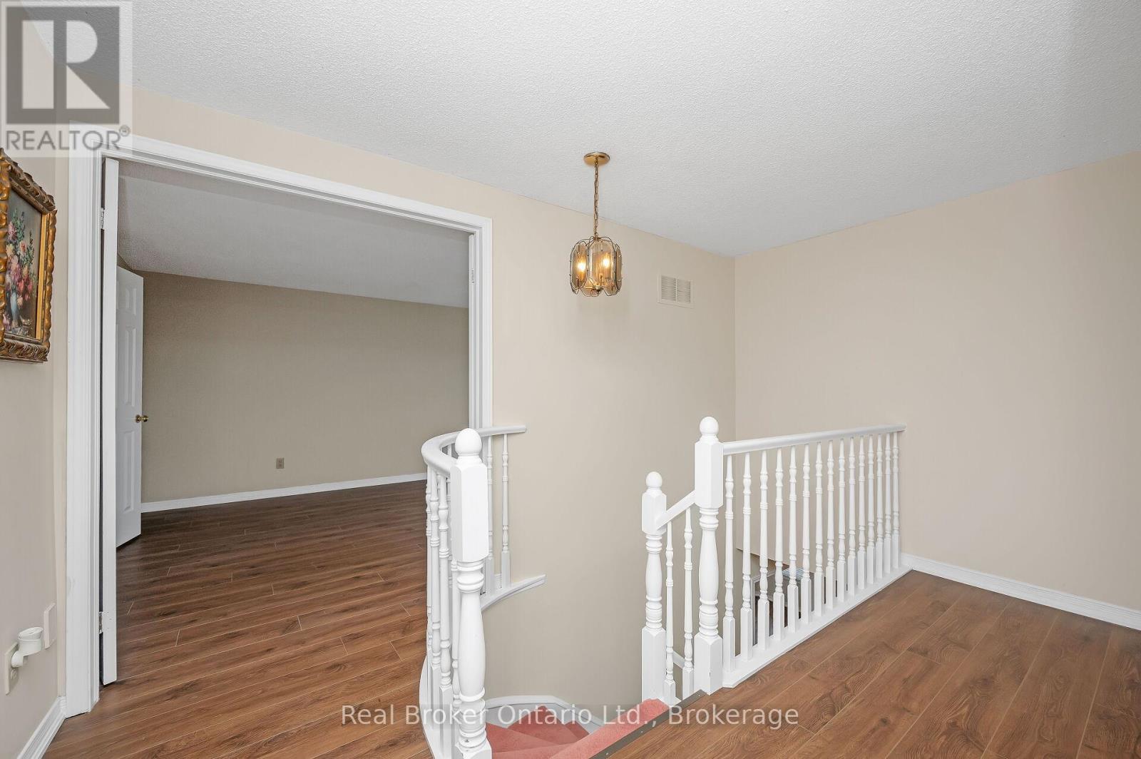 10 Avonbridge Court, Hamilton, Ontario  L8W 3G1 - Photo 20 - X12461131