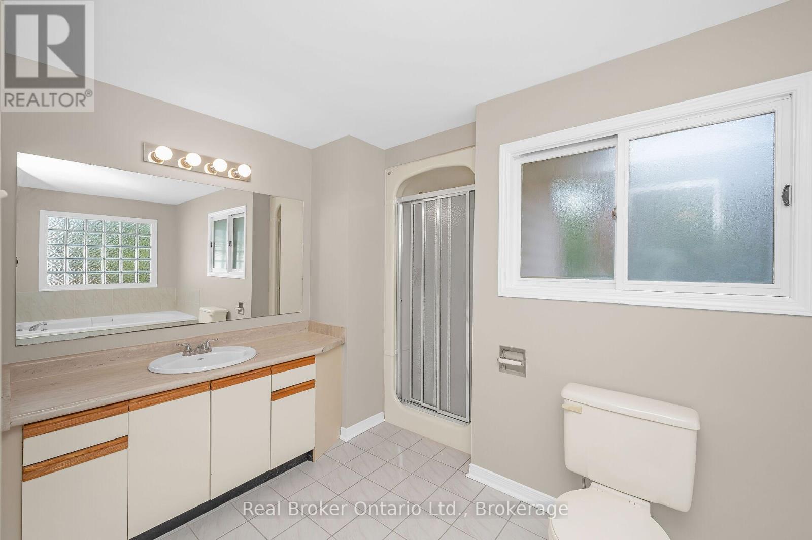 10 Avonbridge Court, Hamilton, Ontario  L8W 3G1 - Photo 23 - X12461131