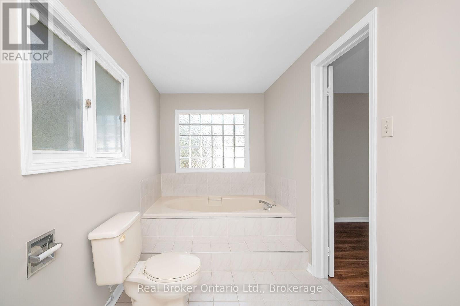 10 Avonbridge Court, Hamilton, Ontario  L8W 3G1 - Photo 24 - X12461131