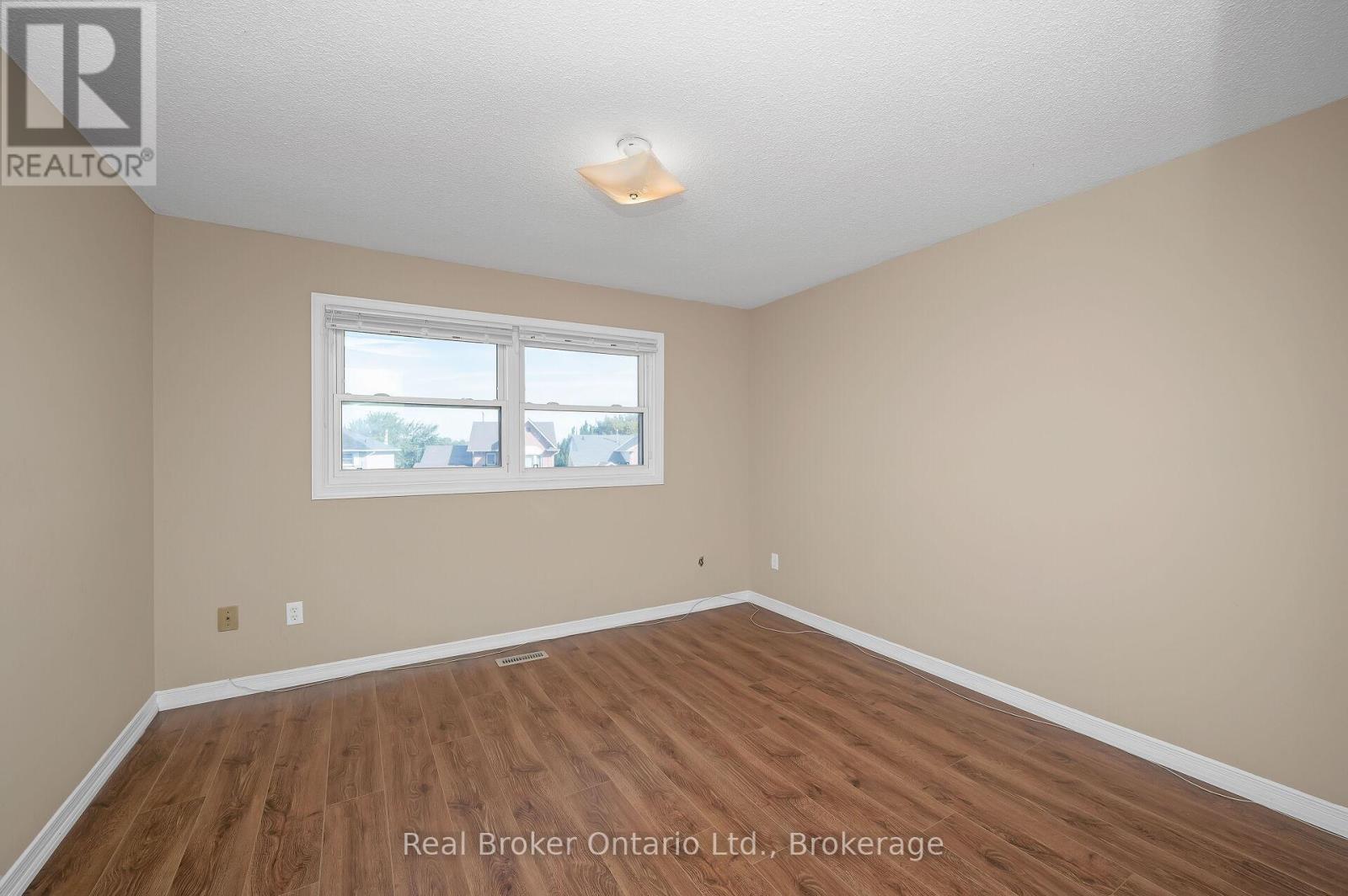 10 Avonbridge Court, Hamilton, Ontario  L8W 3G1 - Photo 29 - X12461131