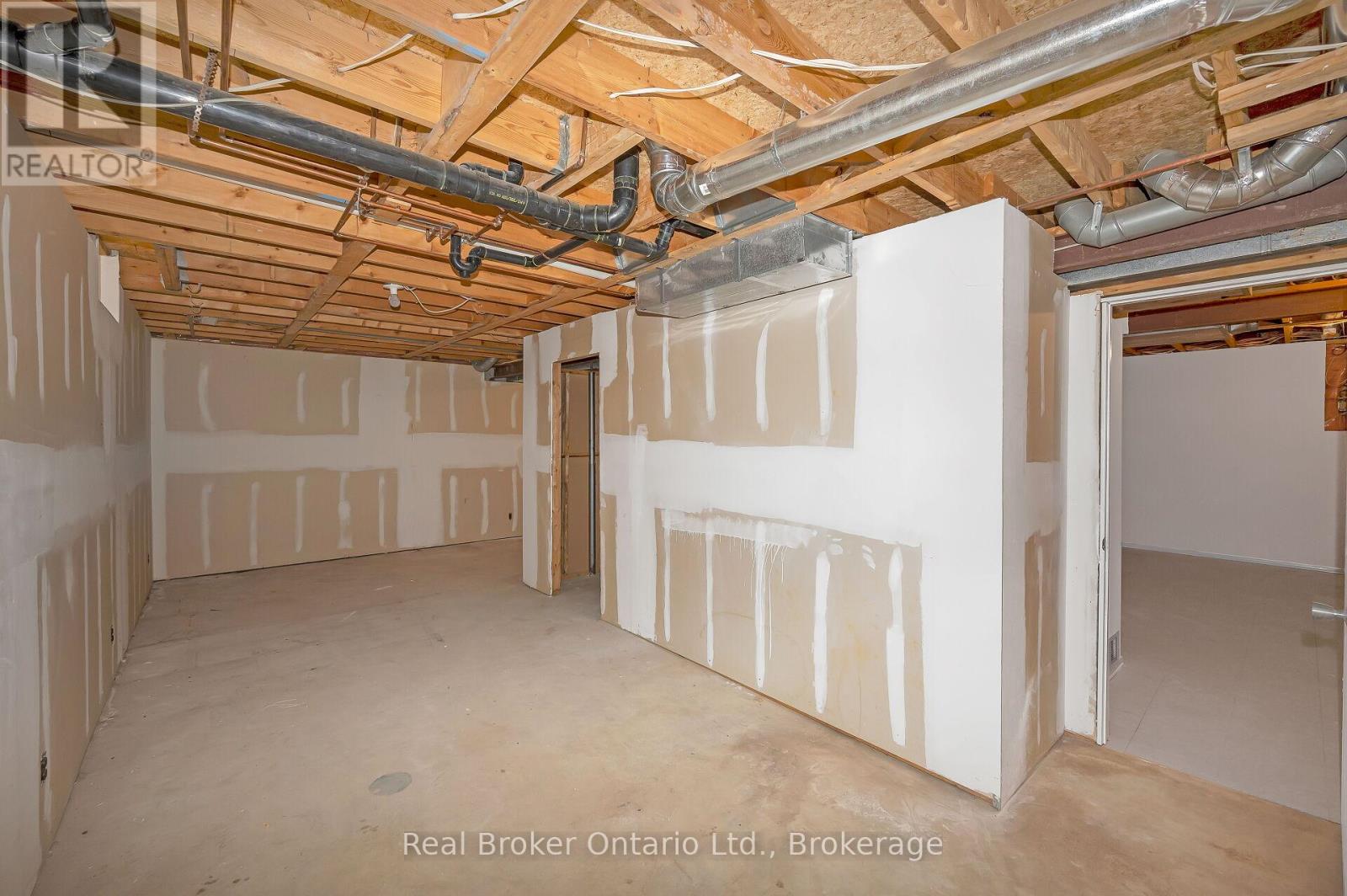 10 Avonbridge Court, Hamilton, Ontario  L8W 3G1 - Photo 34 - X12461131