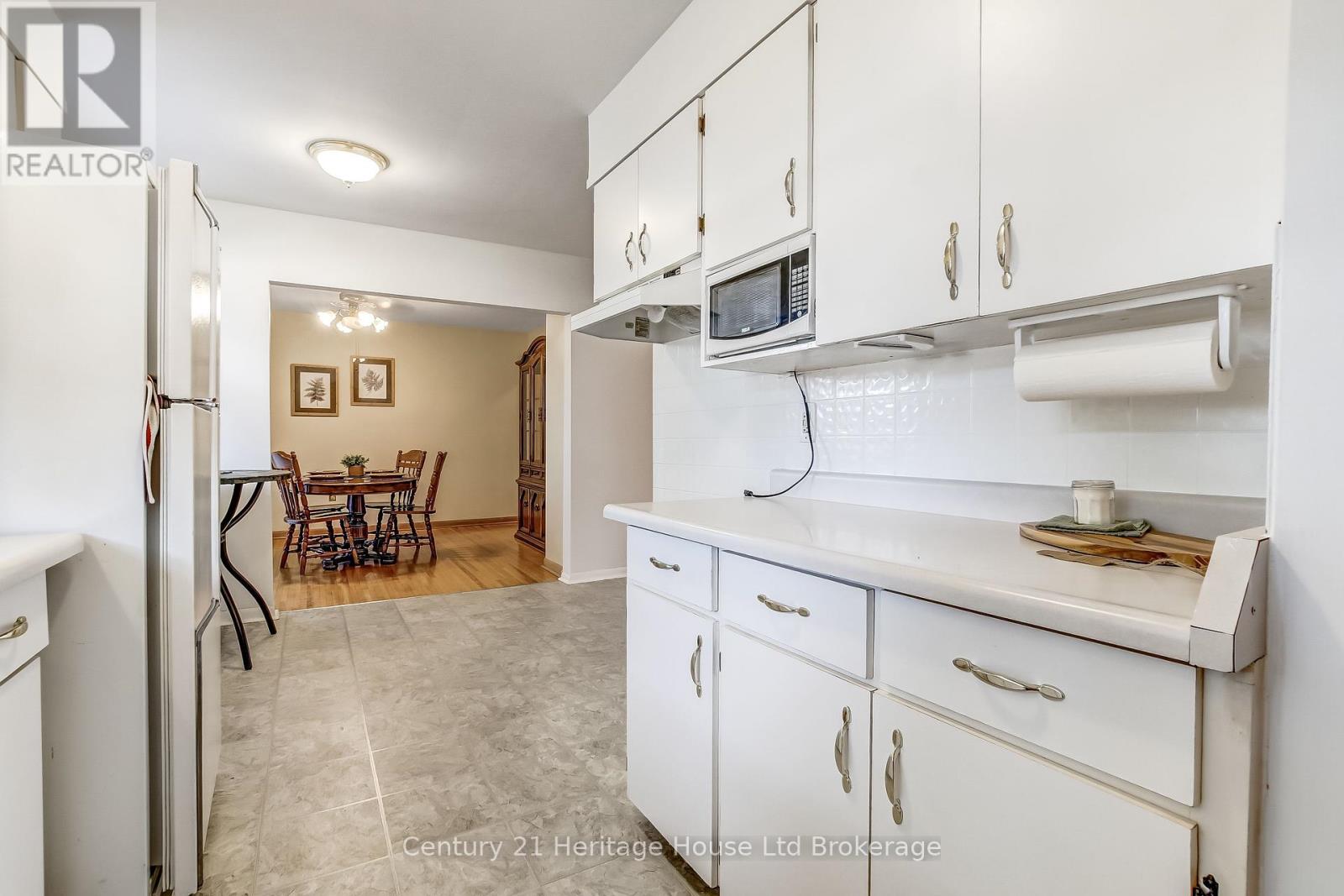 1009 Warwick Street, Woodstock, Ontario  N4S 4S3 - Photo 13 - X12461142