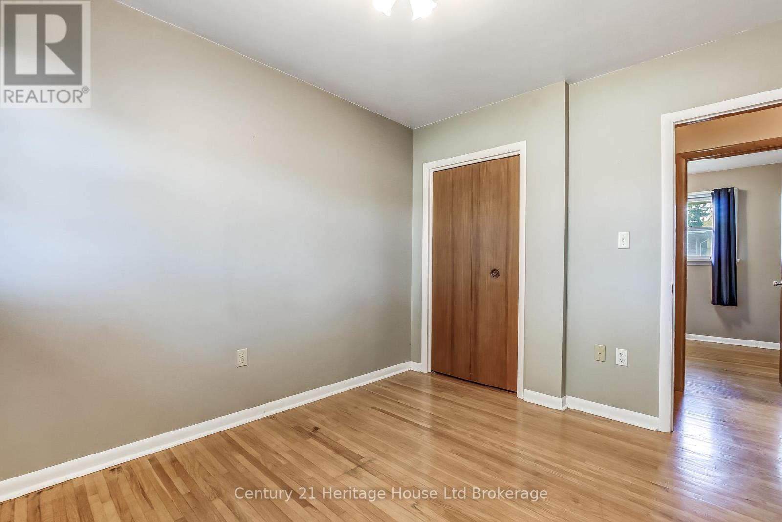 1009 Warwick Street, Woodstock, Ontario  N4S 4S3 - Photo 18 - X12461142