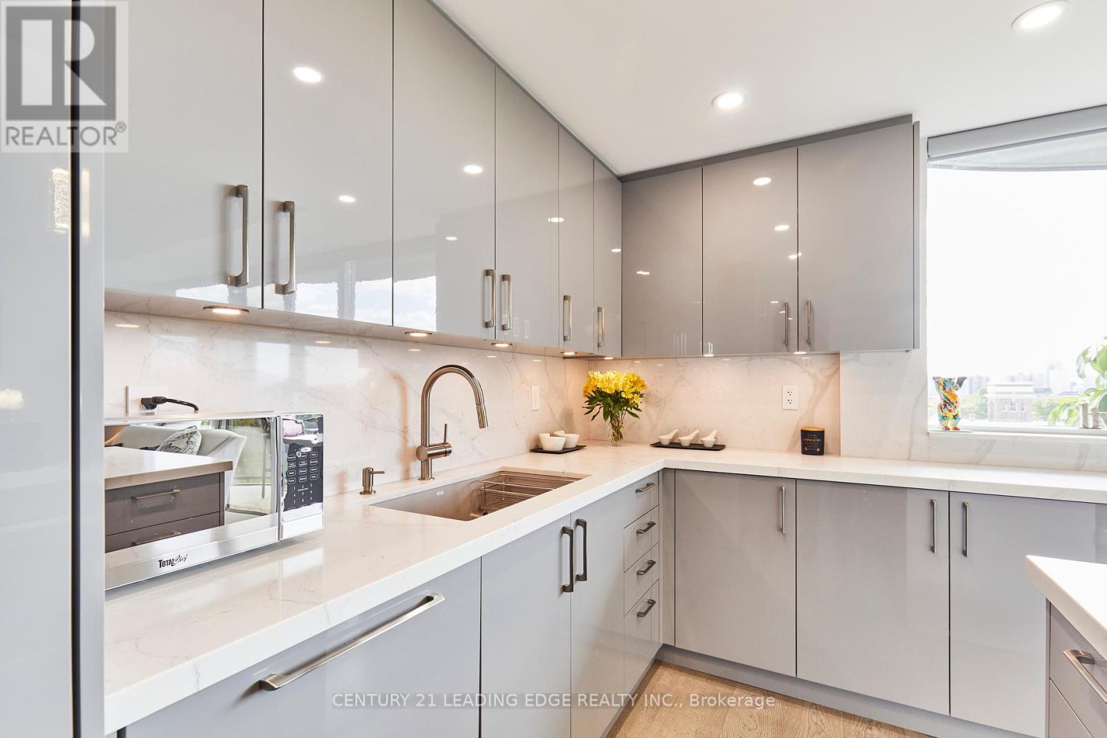 703 - 1430 Yonge Street, Toronto, Ontario  M4T 1Y6 - Photo 7 - C12461002