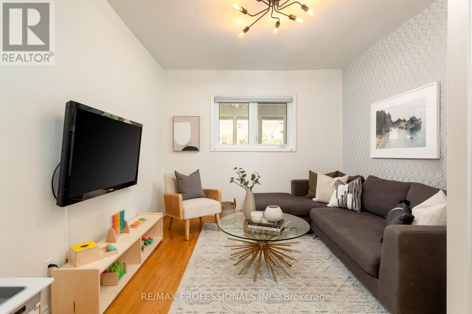 211 Markham Street, Toronto, Ontario  M6J 2G7 - Photo 15 - C12461025