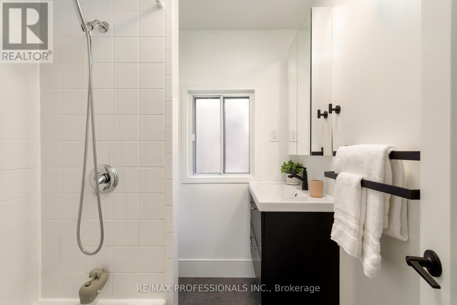 211 Markham Street, Toronto, Ontario  M6J 2G7 - Photo 31 - C12461025