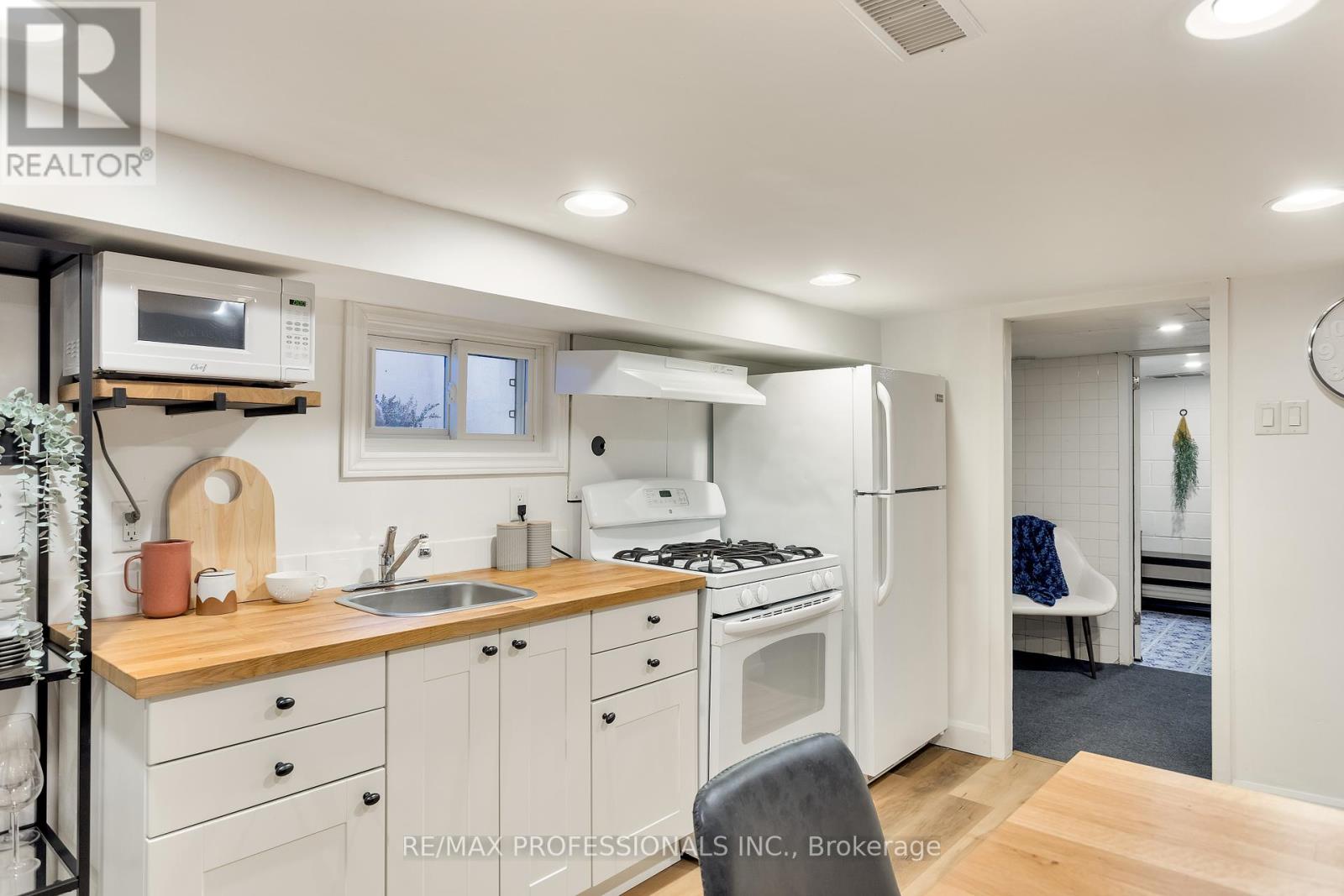 211 Markham Street, Toronto, Ontario  M6J 2G7 - Photo 40 - C12461025