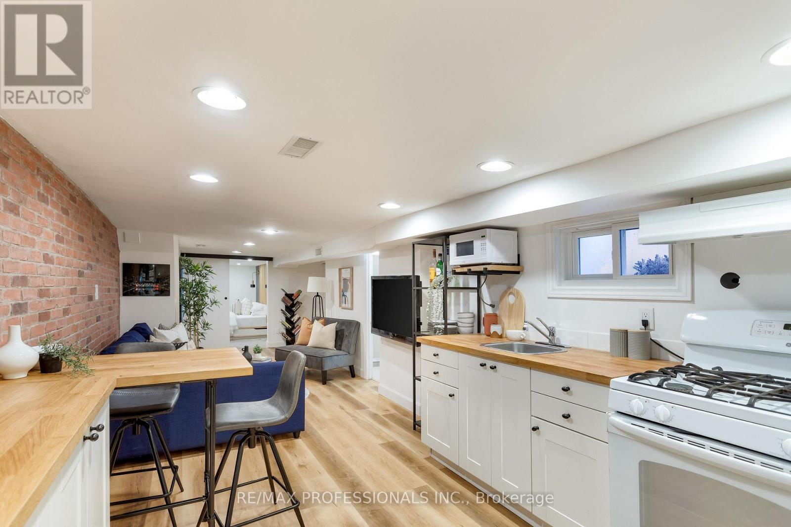 211 Markham Street, Toronto, Ontario  M6J 2G7 - Photo 41 - C12461025