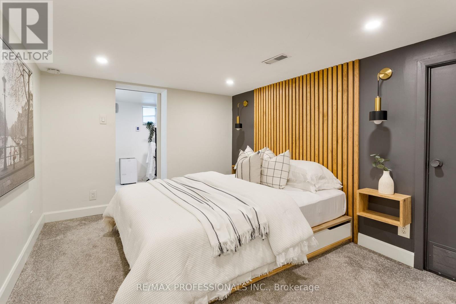 211 Markham Street, Toronto, Ontario  M6J 2G7 - Photo 45 - C12461025
