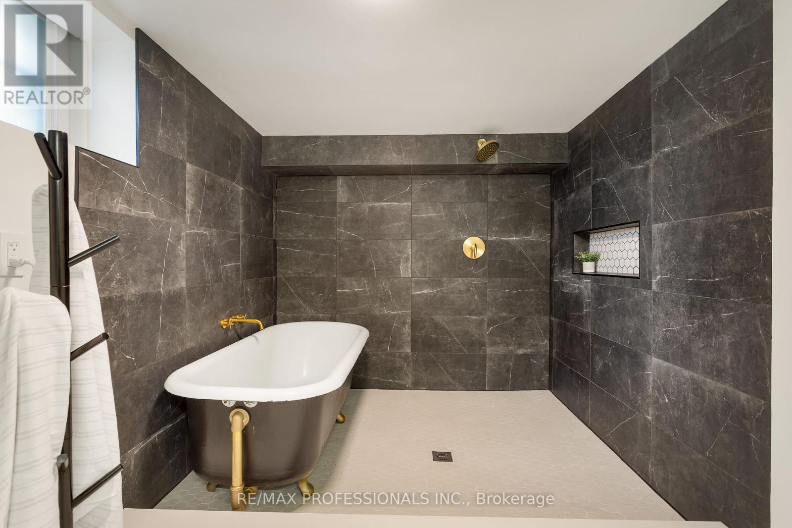 211 Markham Street, Toronto, Ontario  M6J 2G7 - Photo 48 - C12461025
