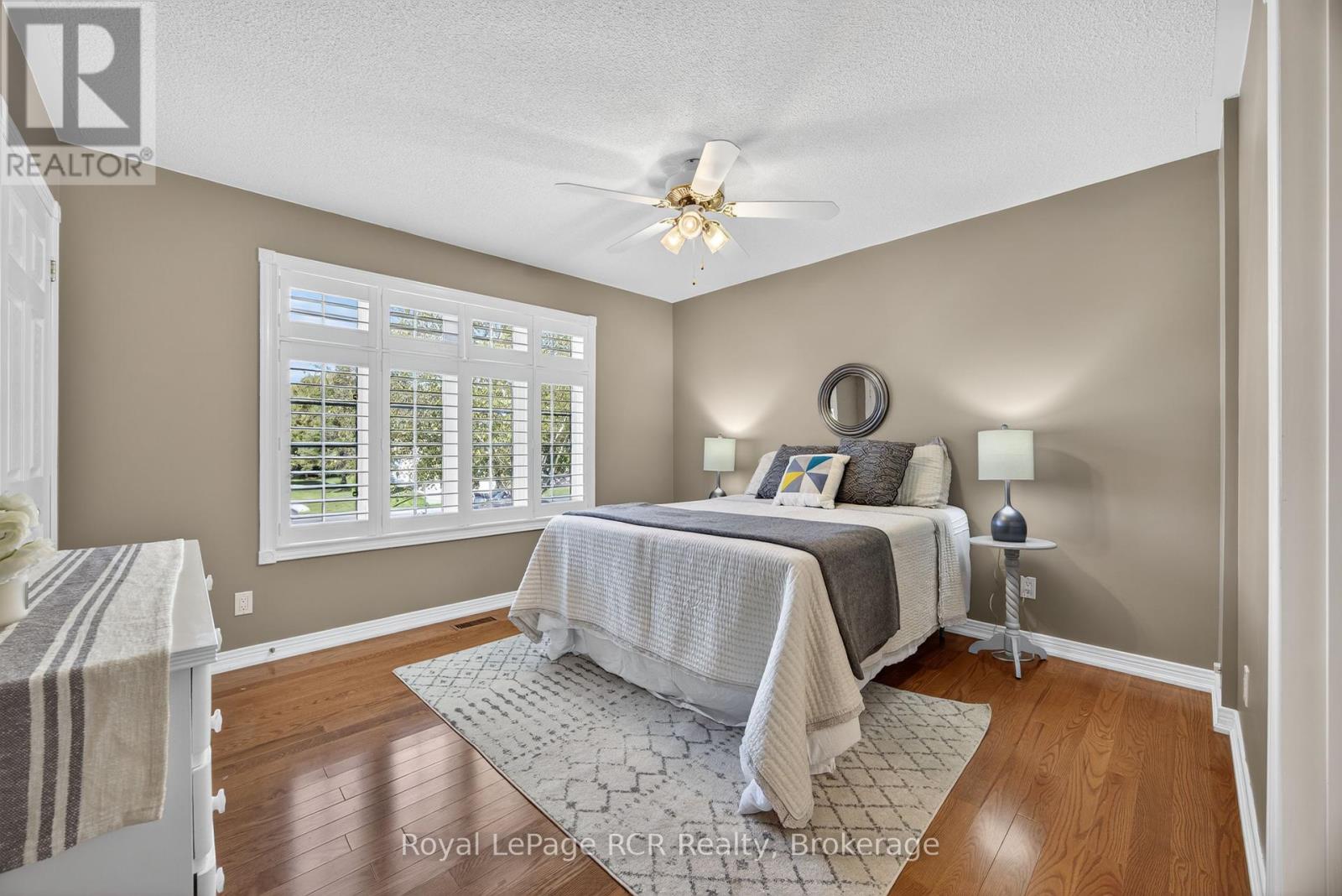 68 Fairway Crescent, Wasaga Beach, Ontario  L9Z 1B8 - Photo 13 - S12461149