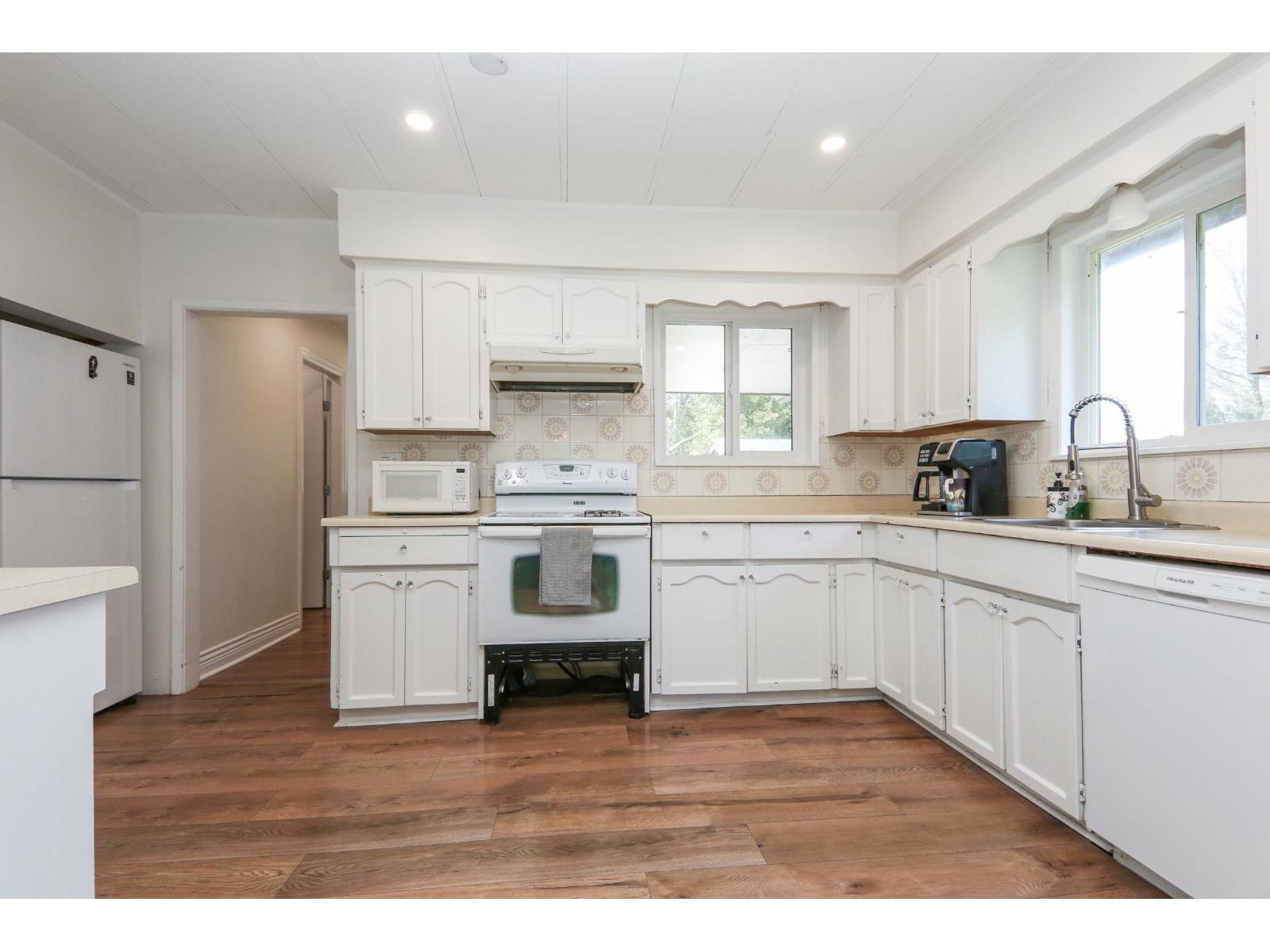 36113 Page Road, Abbotsford, British Columbia  V3G 1P3 - Photo 10 - R3057781