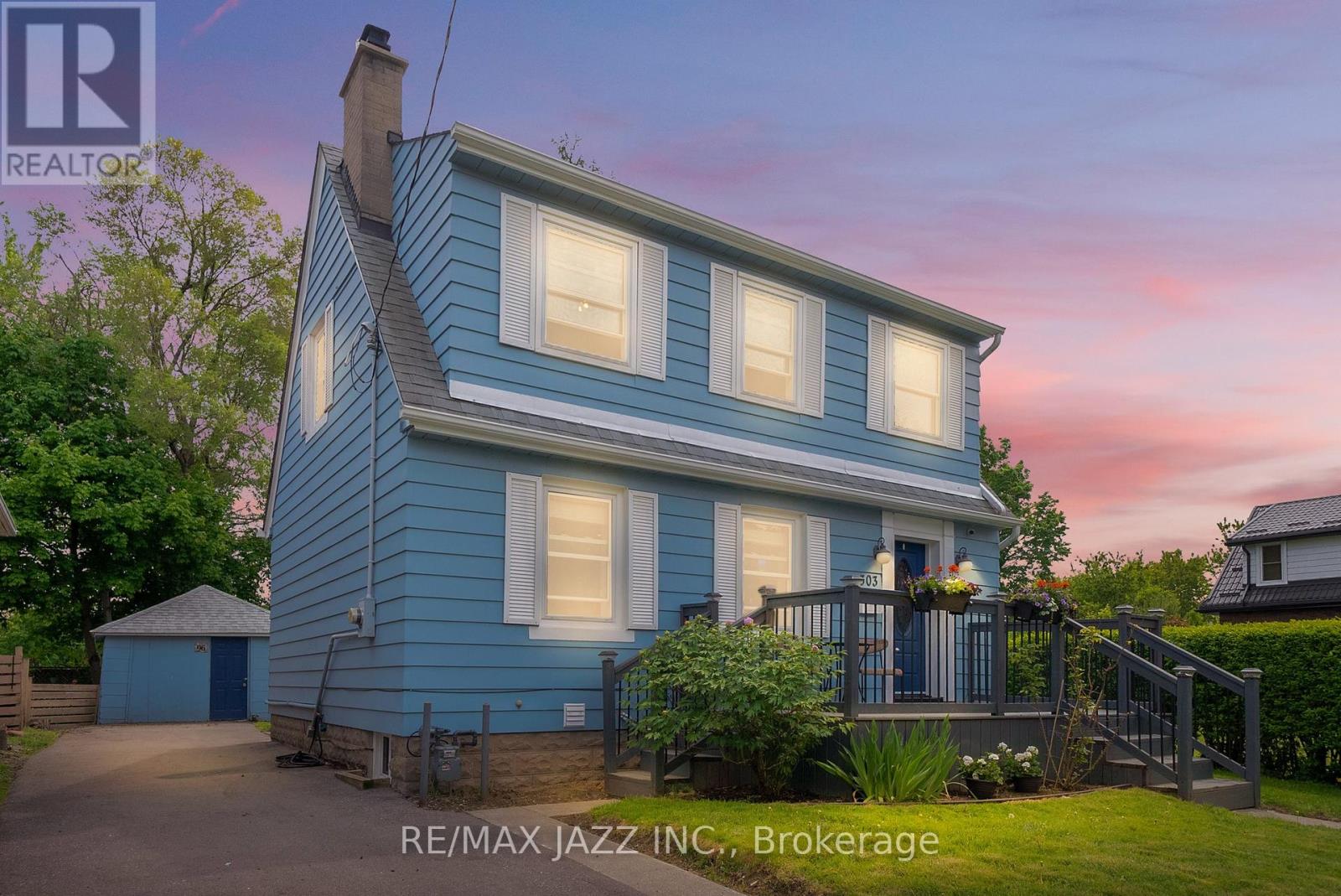 303 GLIDDON AVENUE, Oshawa, Ontario