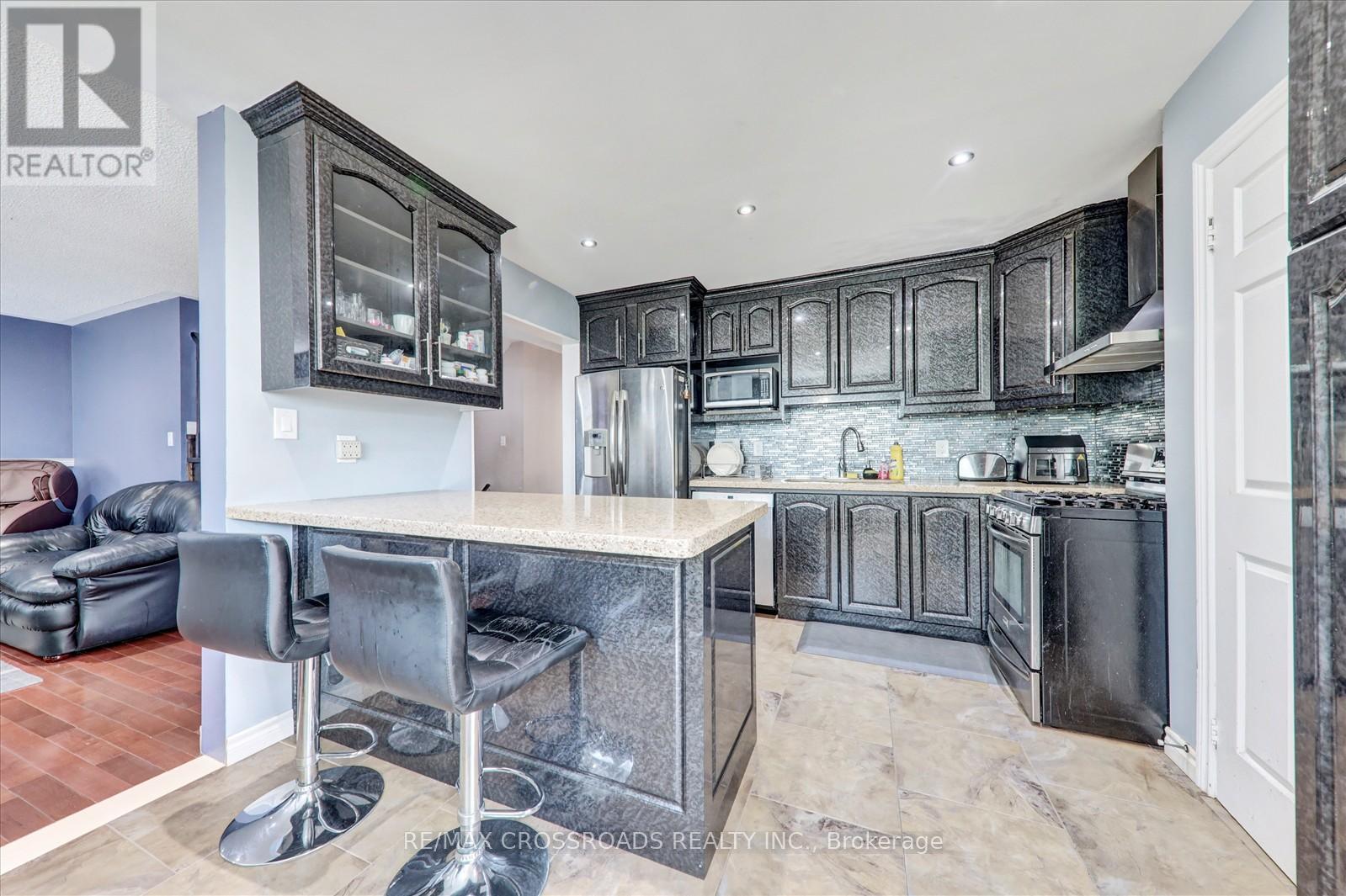 33 Greenhalf Drive, Ajax, Ontario  L1S 7N7 - Photo 13 - E12461011