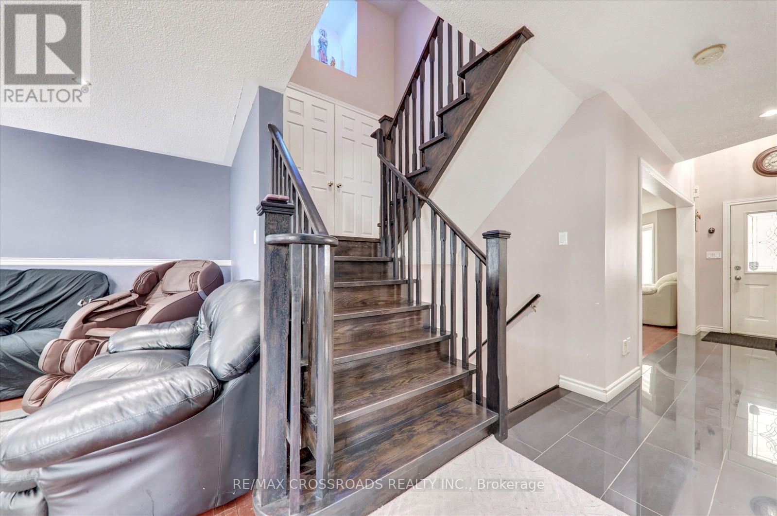 33 Greenhalf Drive, Ajax, Ontario  L1S 7N7 - Photo 17 - E12461011