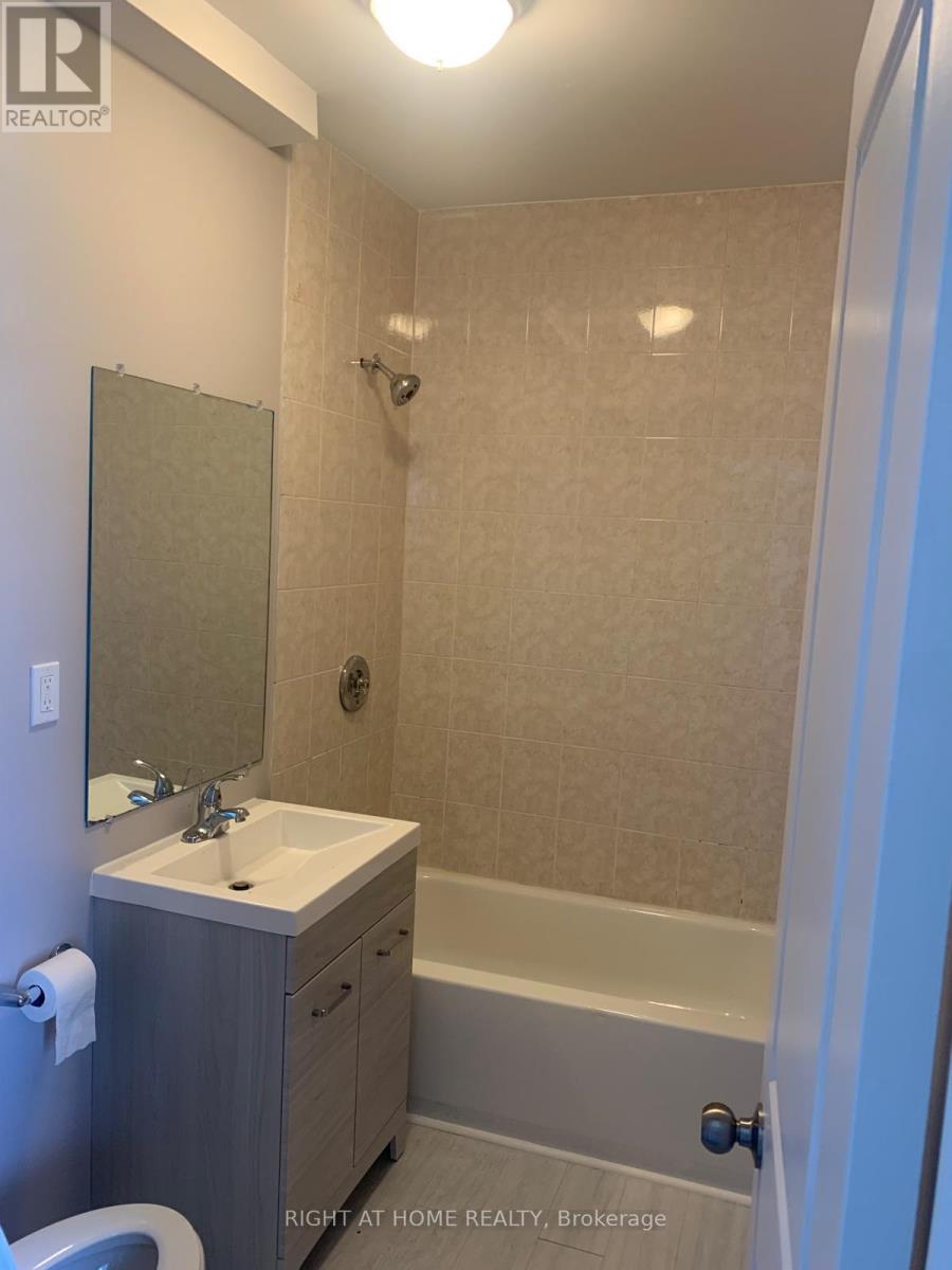 730 Simcoe Street S, Oshawa, Ontario  L1H 4M7 - Photo 2 - E12461039