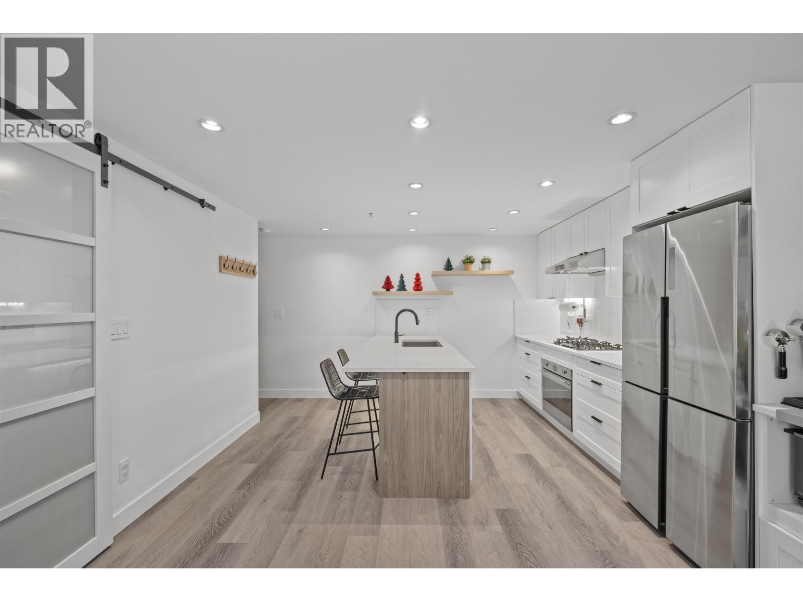 2405 Heather Street, Vancouver, British Columbia  V5Z 0B9 - Photo 3 - R3057910