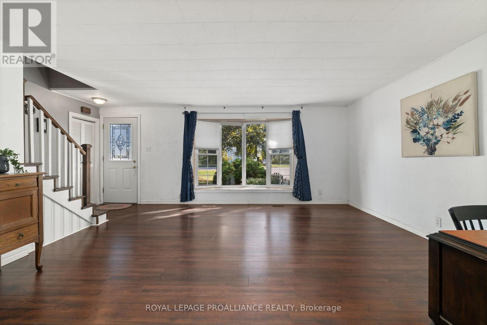 1067 Airport Parkway, Belleville, Ontario  K8N 4Z6 - Photo 6 - X12461146