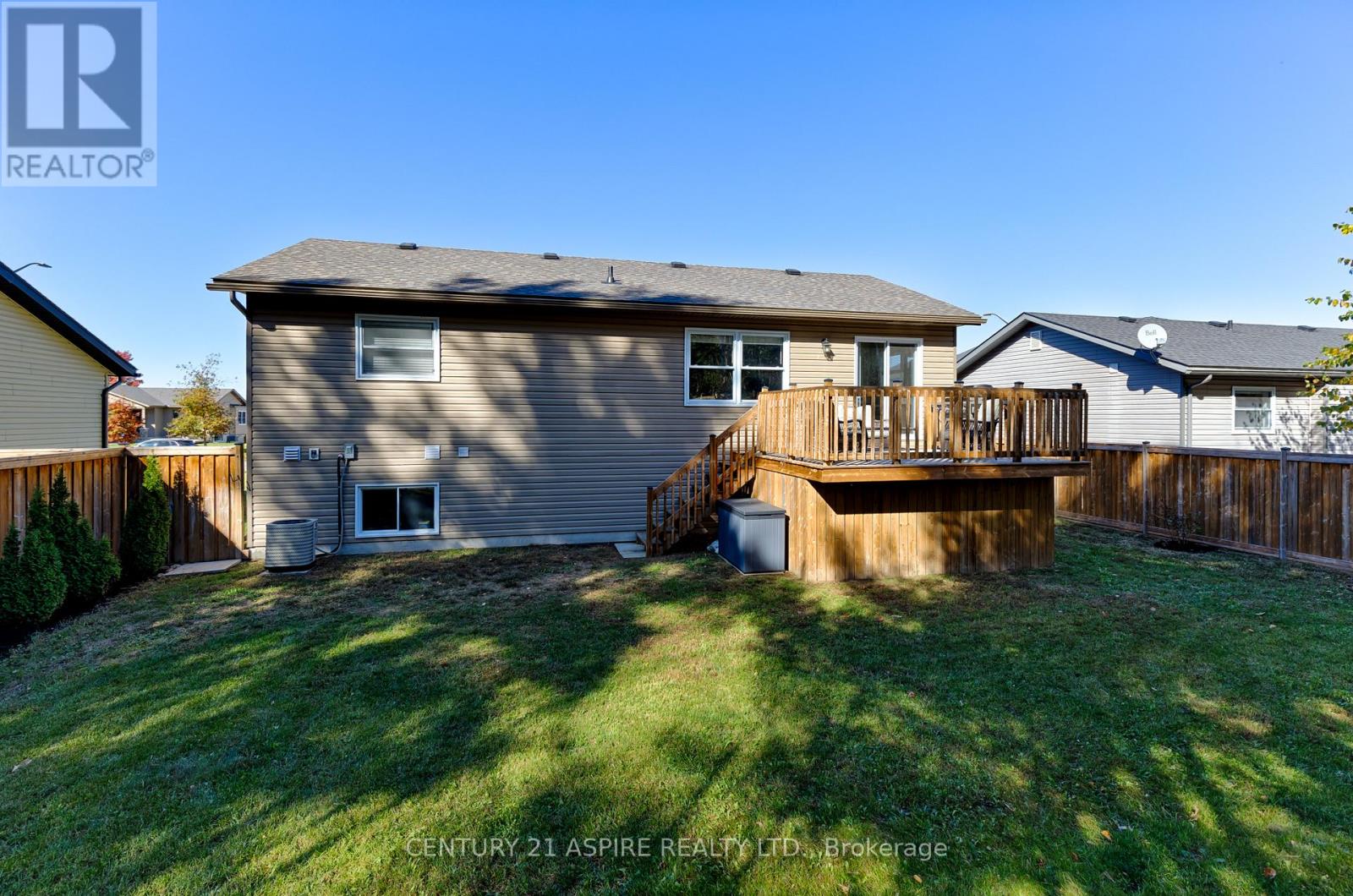 41 Dustin Drive, Petawawa, Ontario  K8H 0G3 - Photo 10 - X12461190