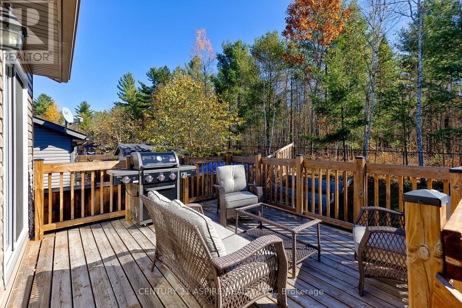 41 Dustin Drive, Petawawa, Ontario  K8H 0G3 - Photo 11 - X12461190