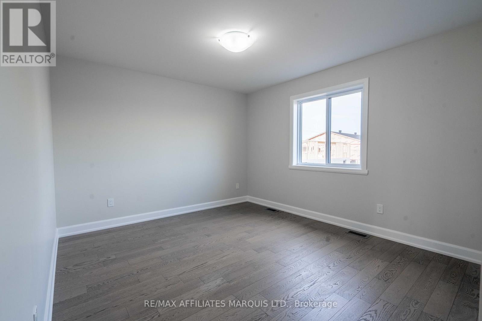 112 Woodland Drive, Cornwall, Ontario  K6H 0H2 - Photo 12 - X12461088
