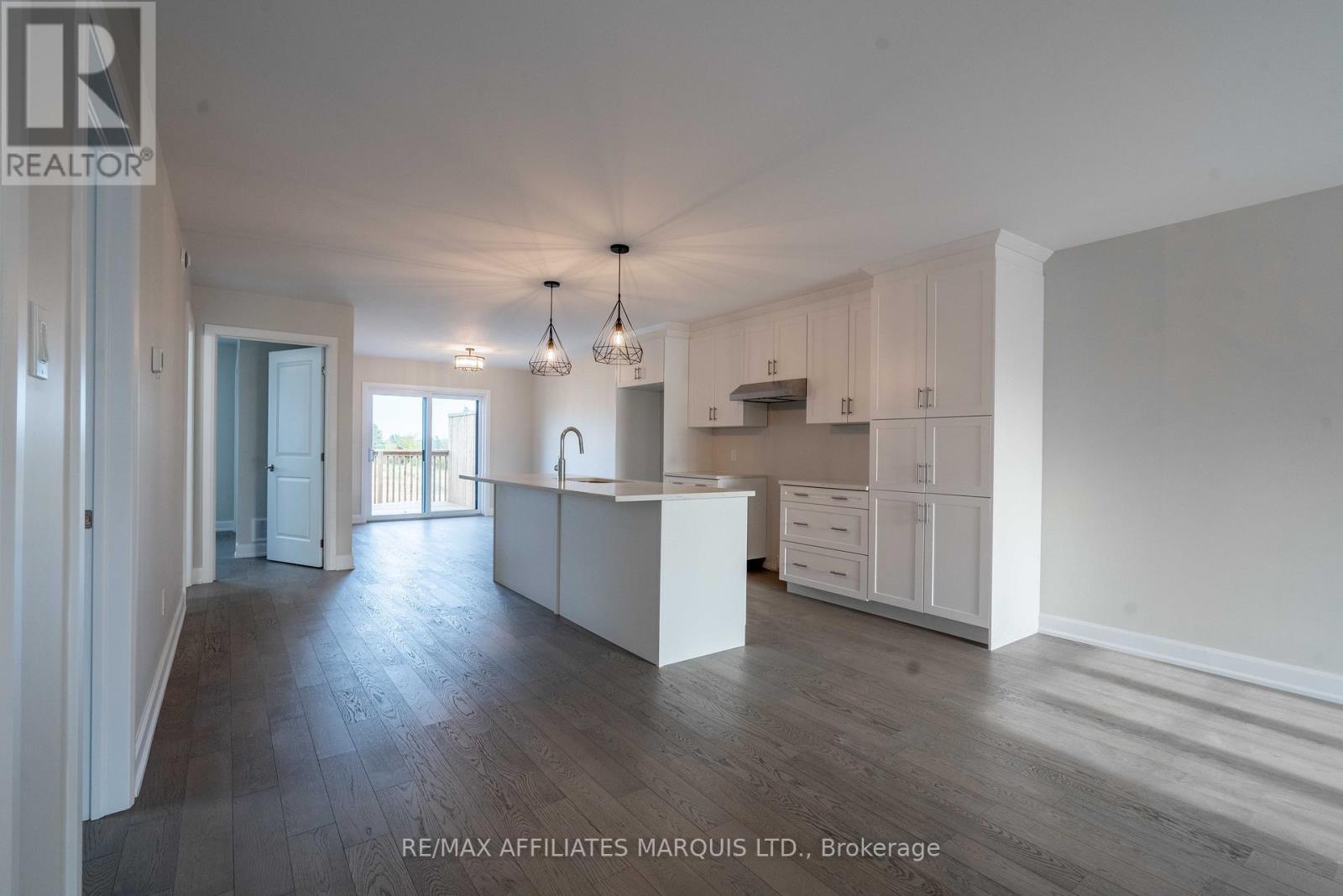 112 Woodland Drive, Cornwall, Ontario  K6H 0H2 - Photo 5 - X12461088
