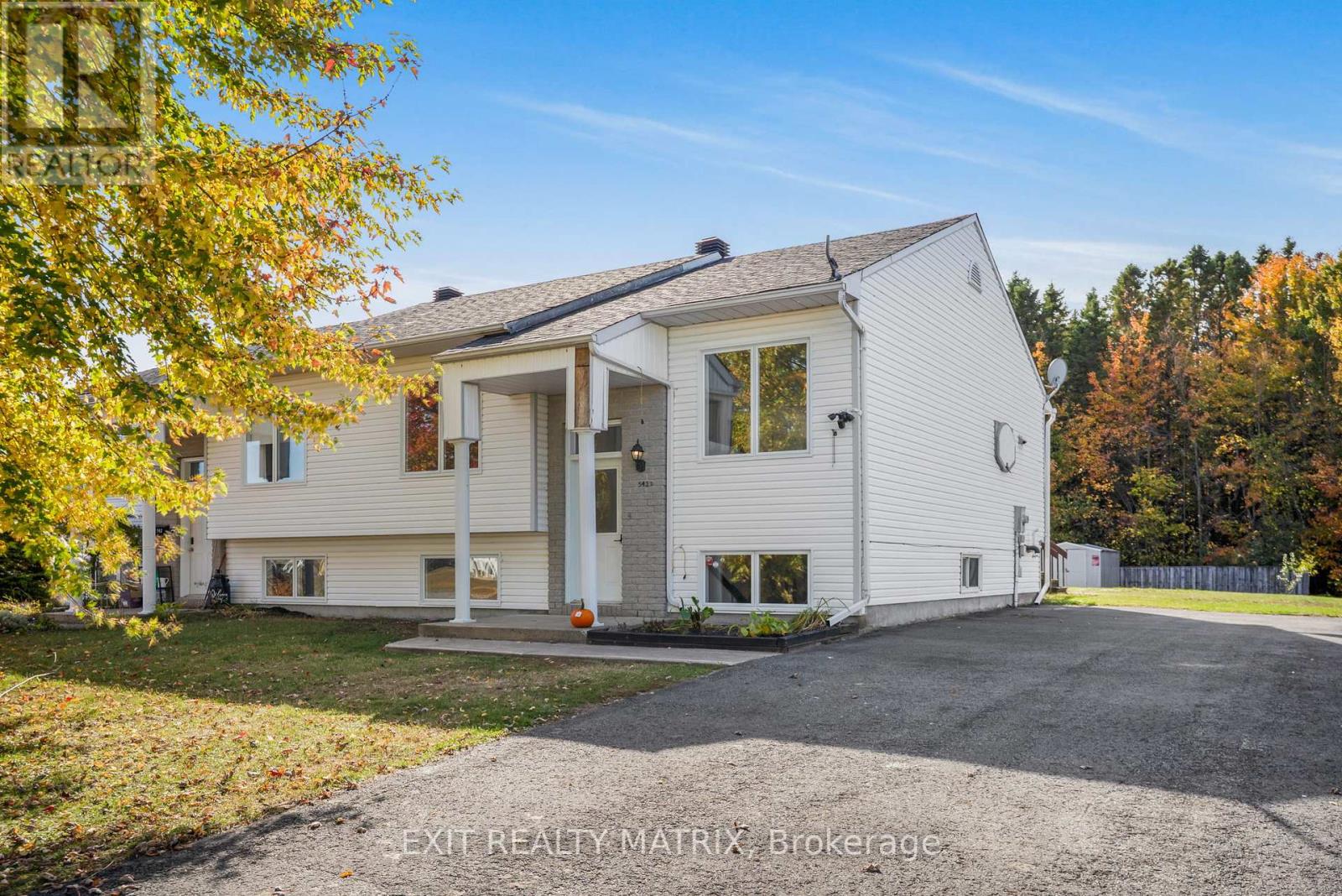 B - 542 Devista Boulevard, Alfred And Plantagenet, Ontario  K0B 1A0 - Photo 2 - X12461172