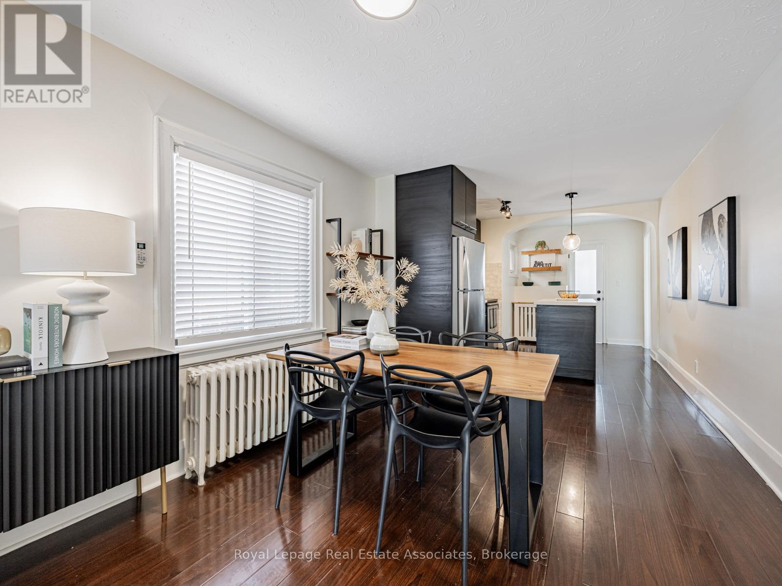 5 Little Boulevard, Toronto, Ontario  M6E 4N1 - Photo 4 - W12460974