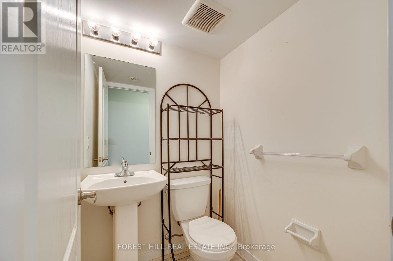 85 - 100 Parrotta Drive, Toronto, Ontario  M9M 0B5 - Photo 4 - W12460980