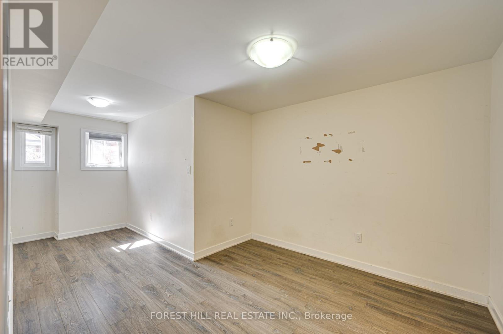 85 - 100 Parrotta Drive, Toronto, Ontario  M9M 0B5 - Photo 5 - W12460980