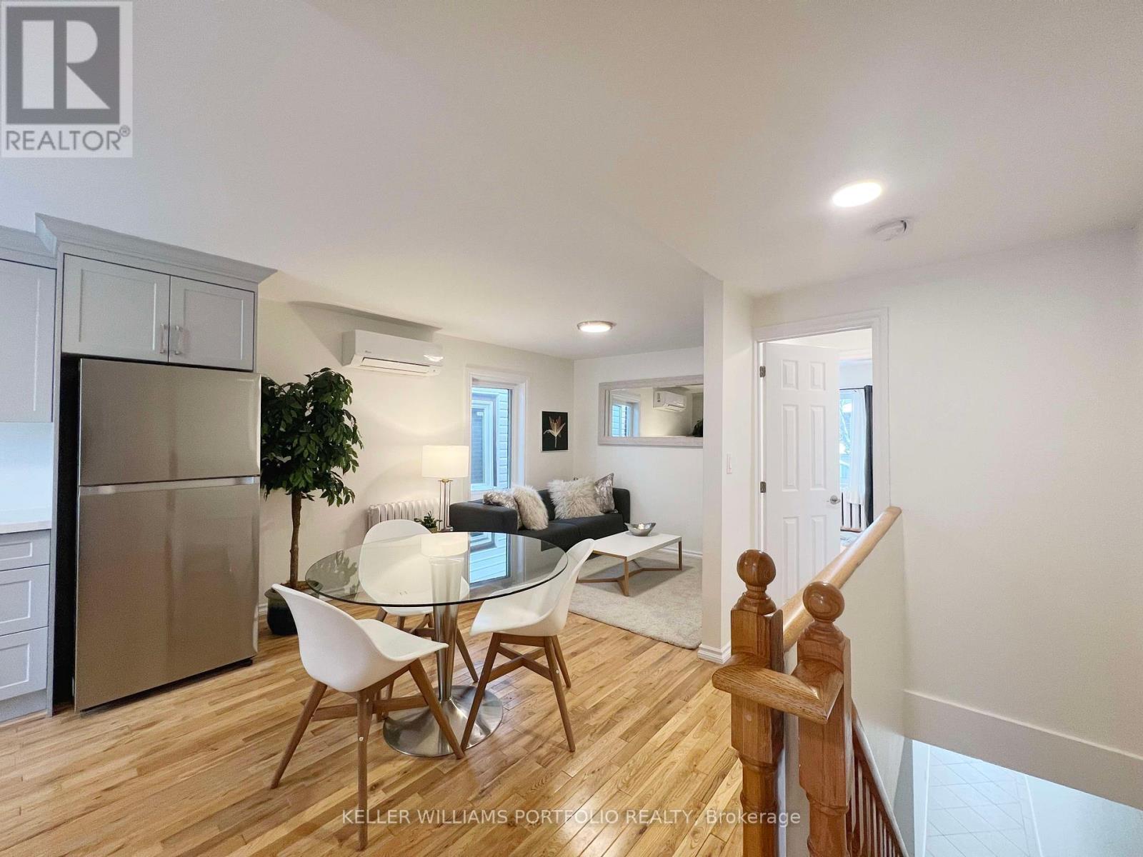 UPPER - 93 NORTHLAND AVENUE, Toronto, Ontario