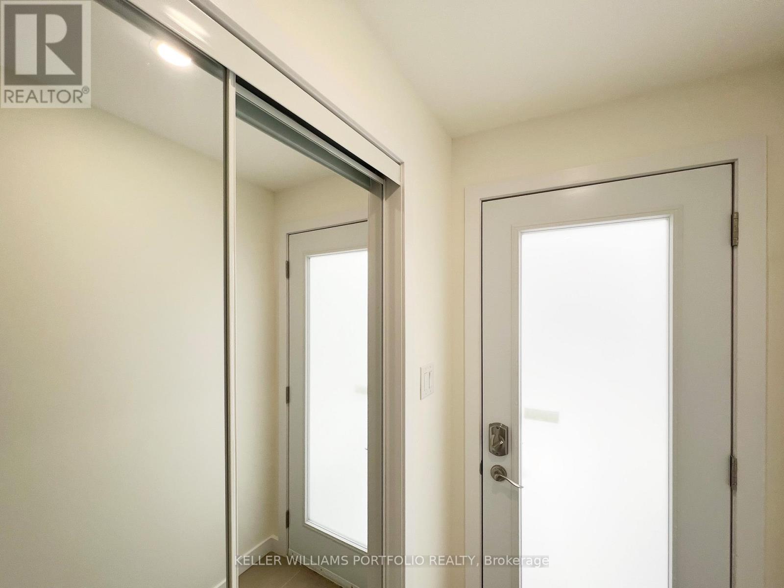 Upper - 93 Northland Avenue, Toronto, Ontario  M6N 2E3 - Photo 11 - W12460981