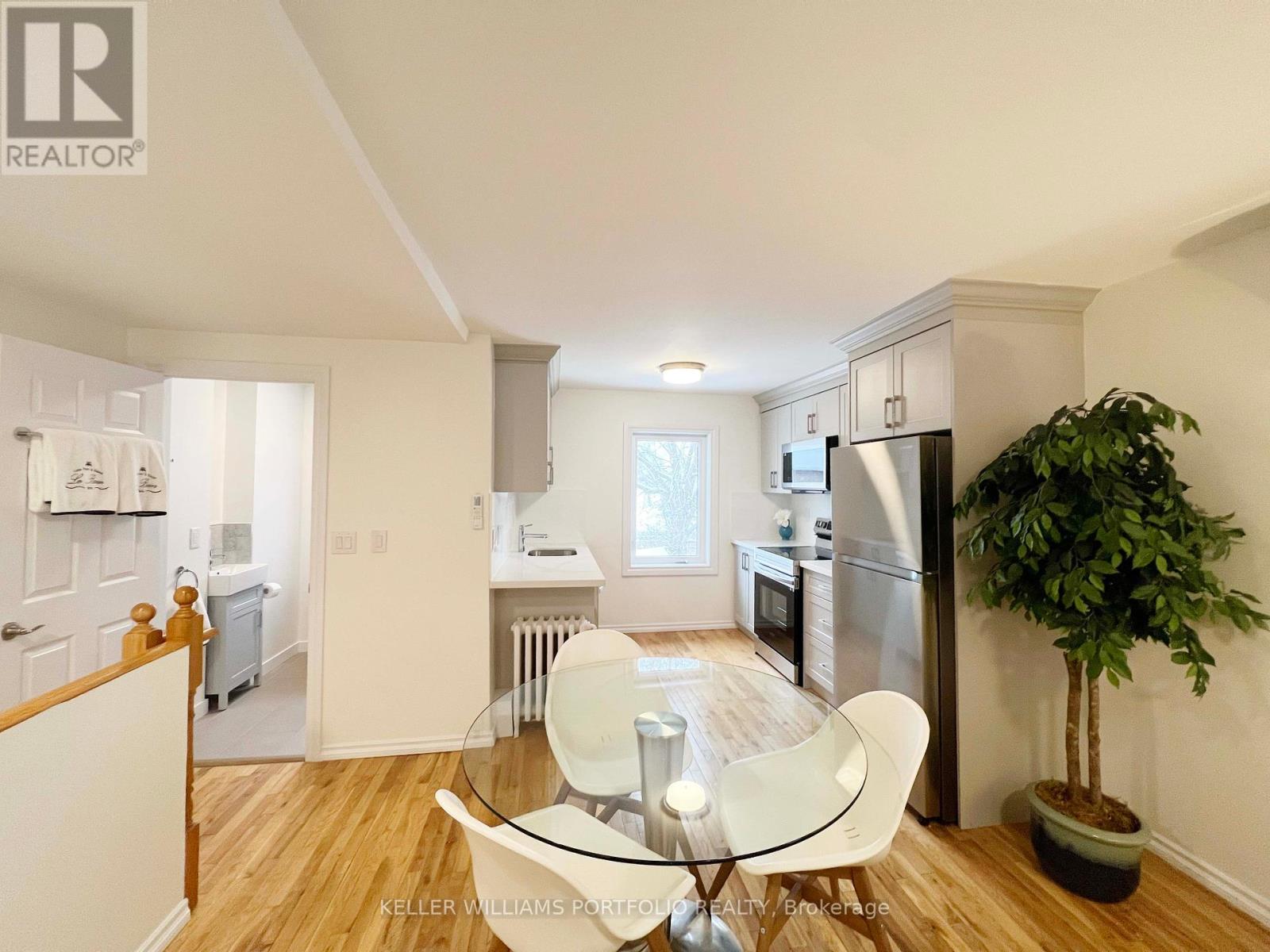 Upper - 93 Northland Avenue, Toronto, Ontario  M6N 2E3 - Photo 6 - W12460981